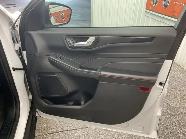 2023 Ford Escape Utility 4D ST Line 2WD - Image 25