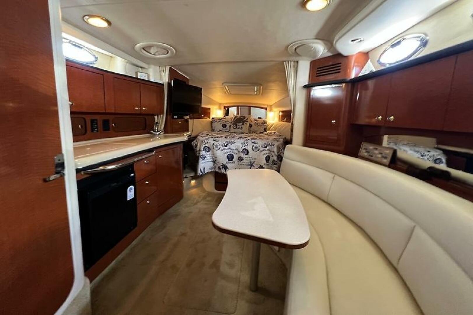 2004 Sea Ray 320 Sundancer - Image 15