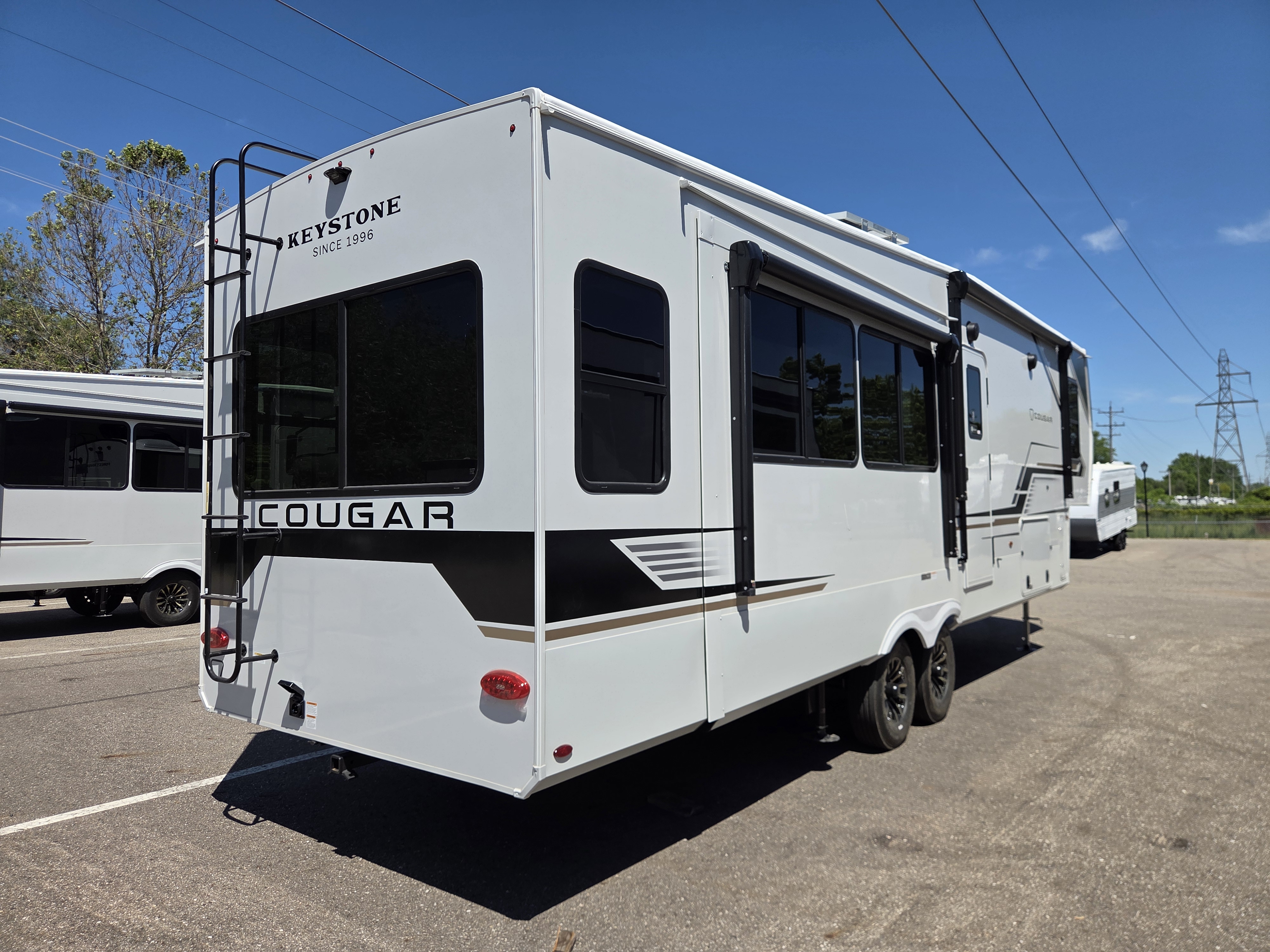2027 Keystone Cougar 316RLS - Image 2