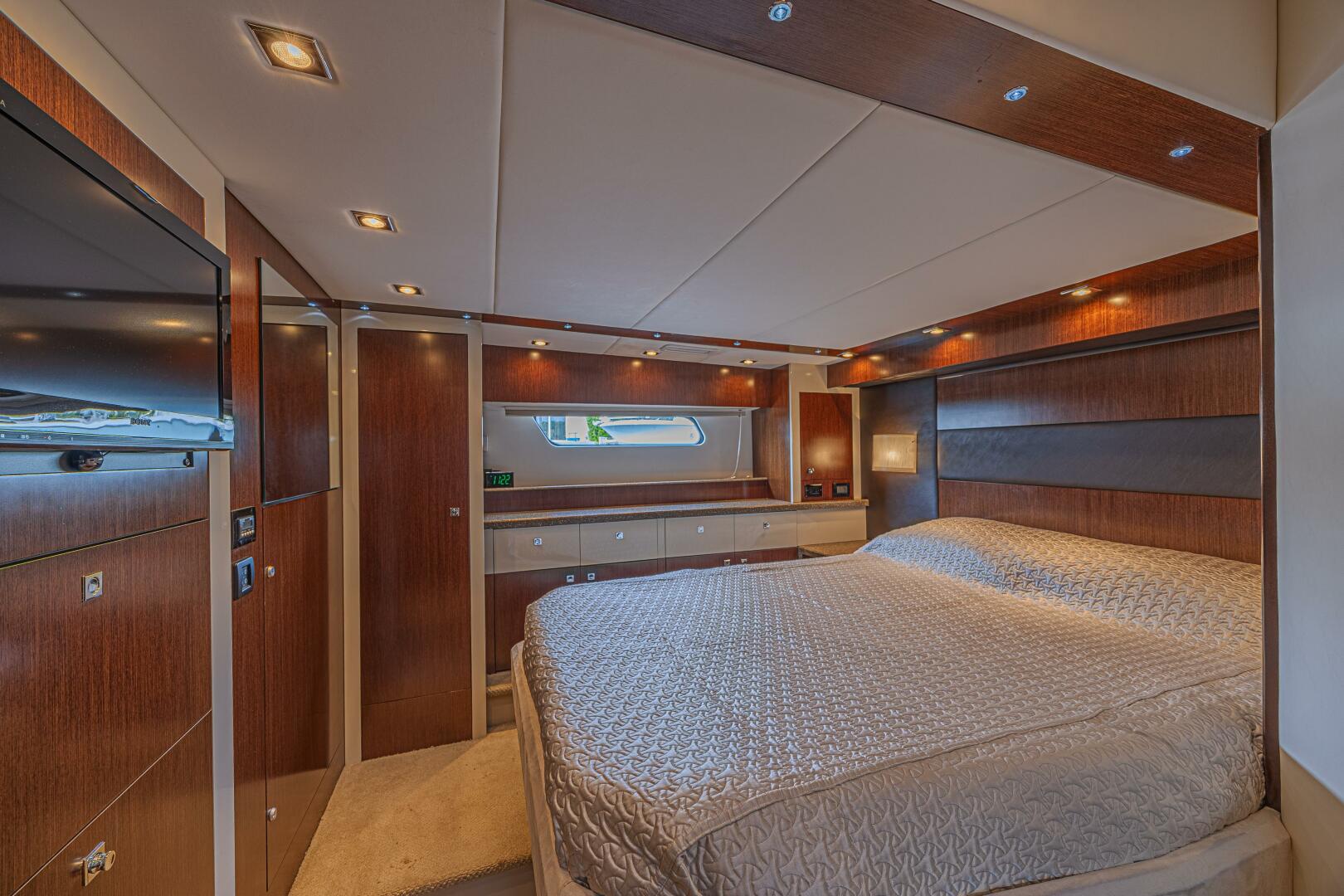 2012 Cruisers Yachts 48 Cantius - Image 35