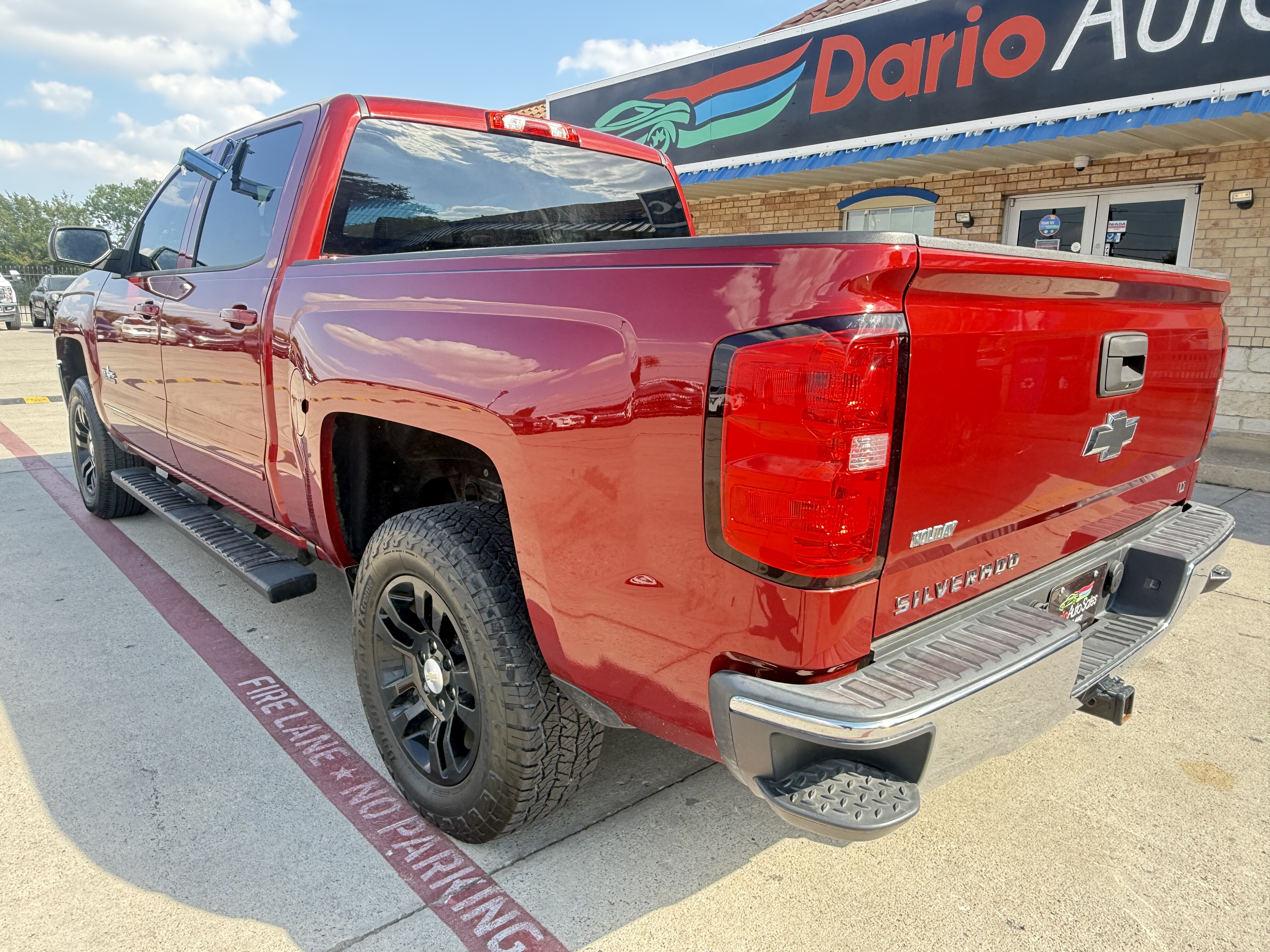 2018 Chevrolet Silverado 1500 Crew Cab LT 4WD - Image 7