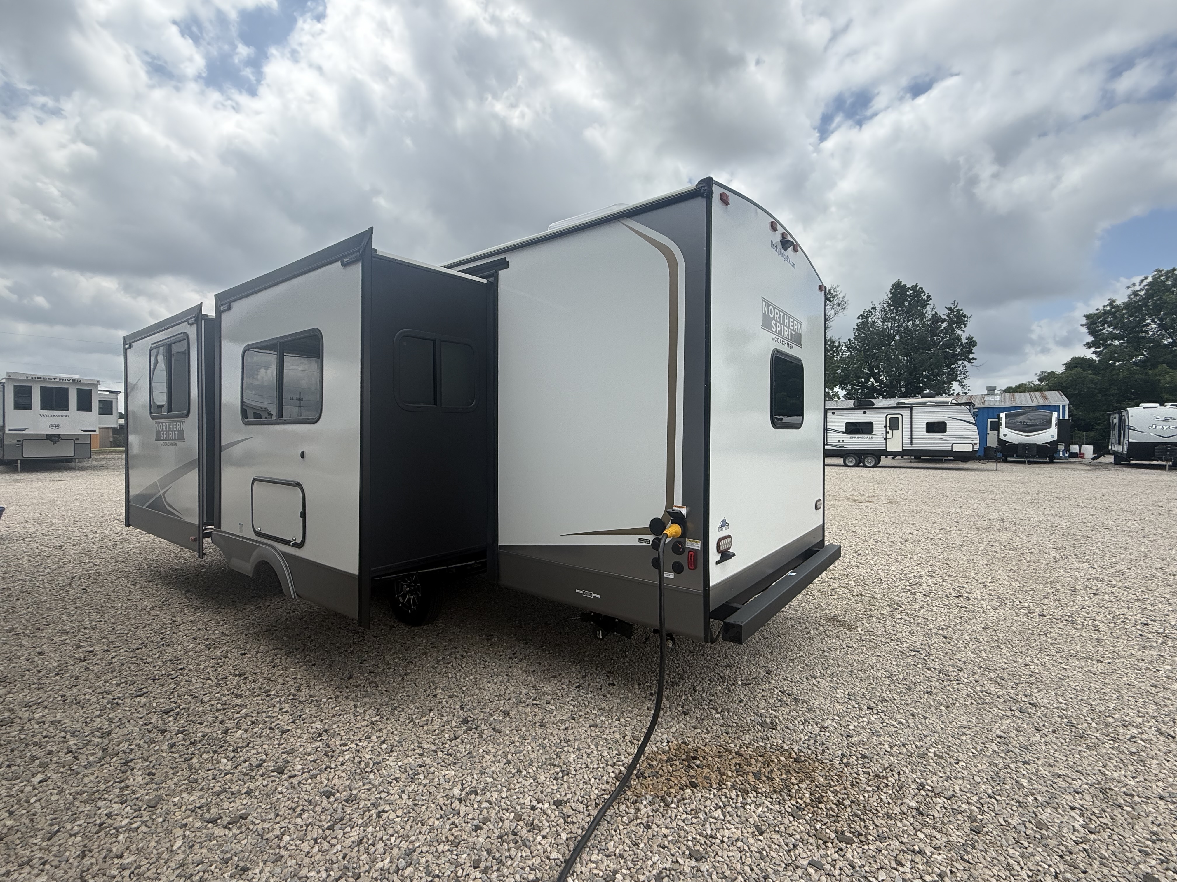2026 Coachmen Northern Spirit 2565FK - Image 2
