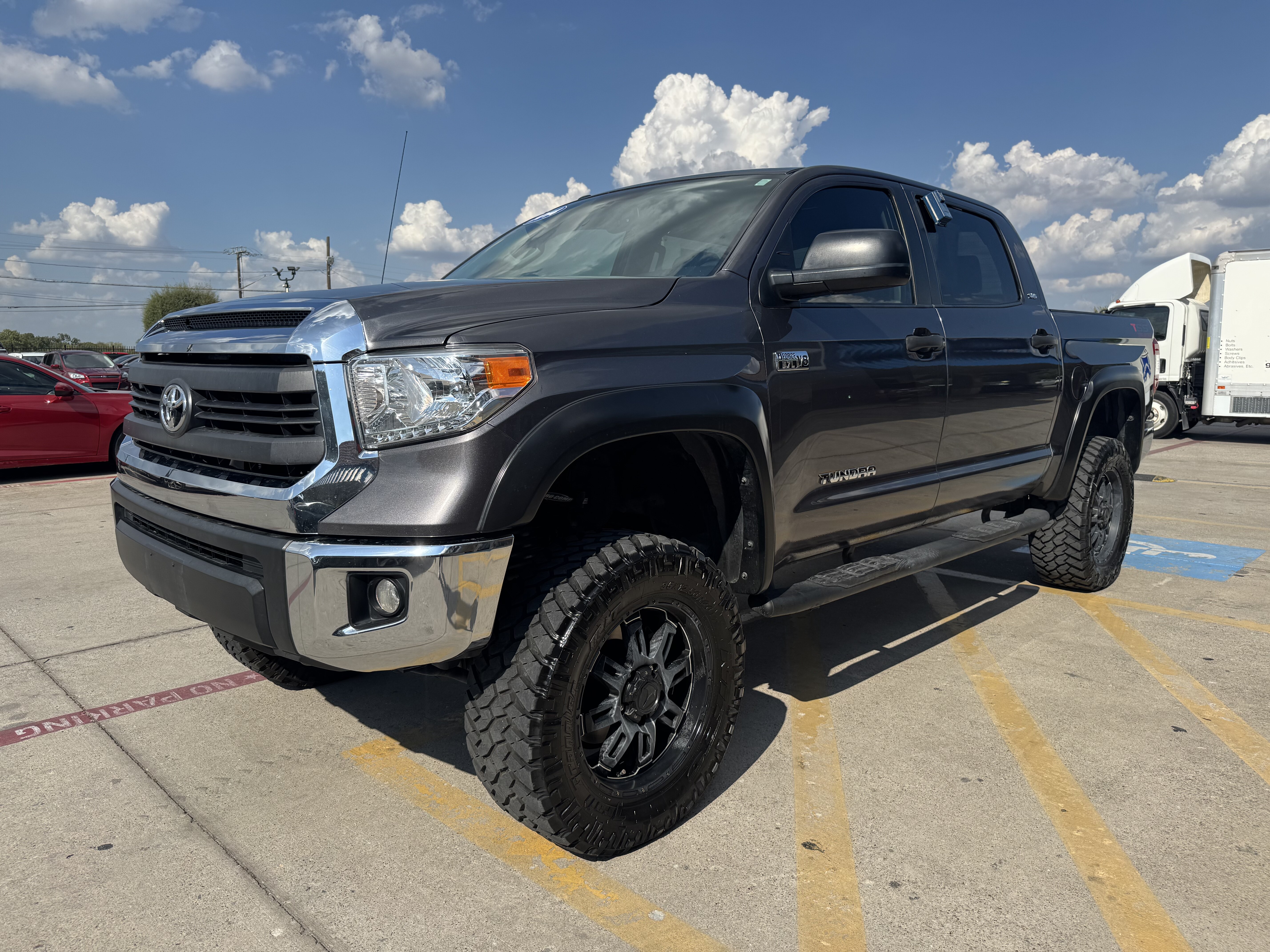 2014 Toyota Tundra CrewMax SR5 4WD 5.7L V8 - Image 12