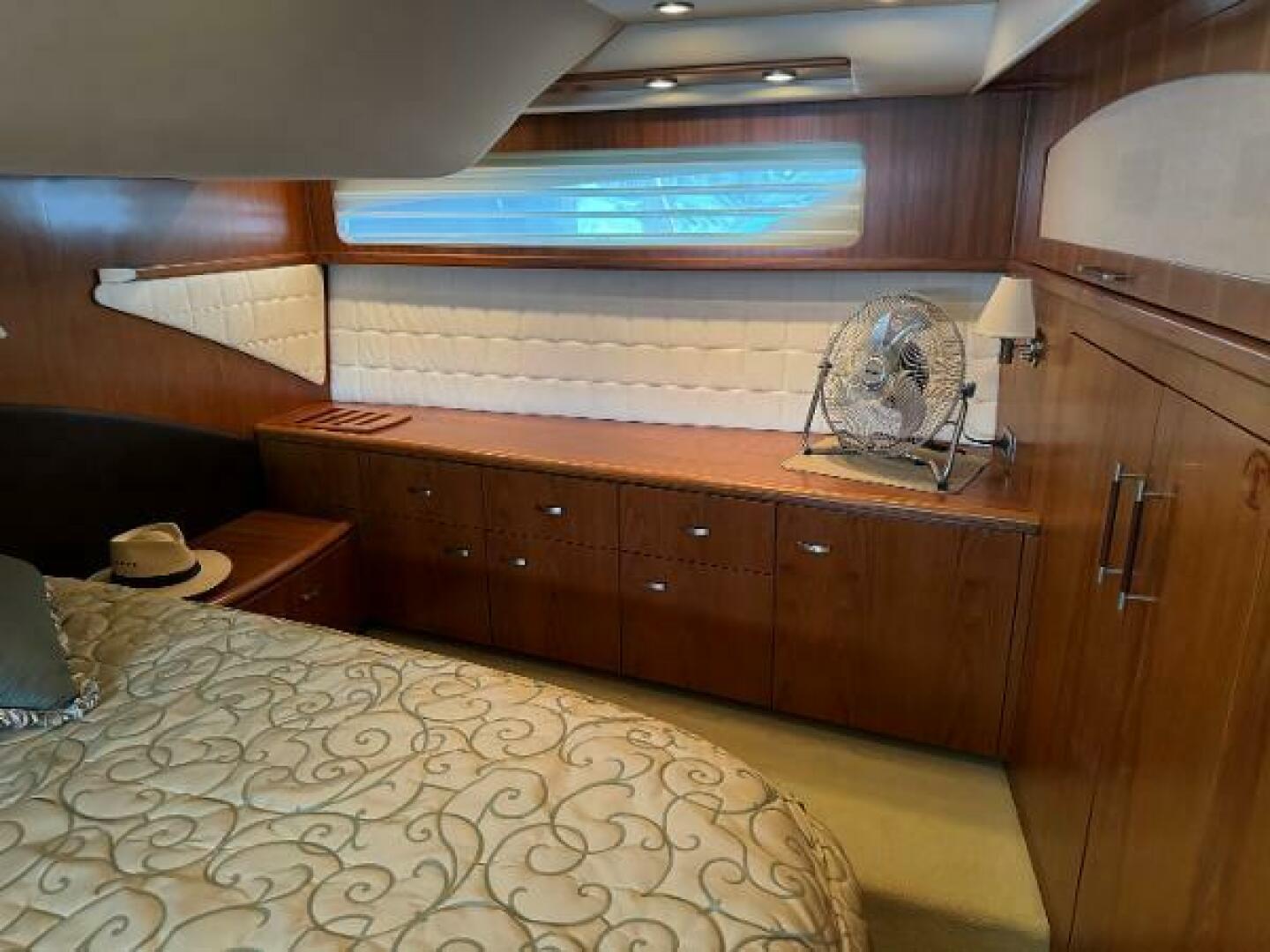 2010 Tiara Yachts 5800 Sovran - Image 78