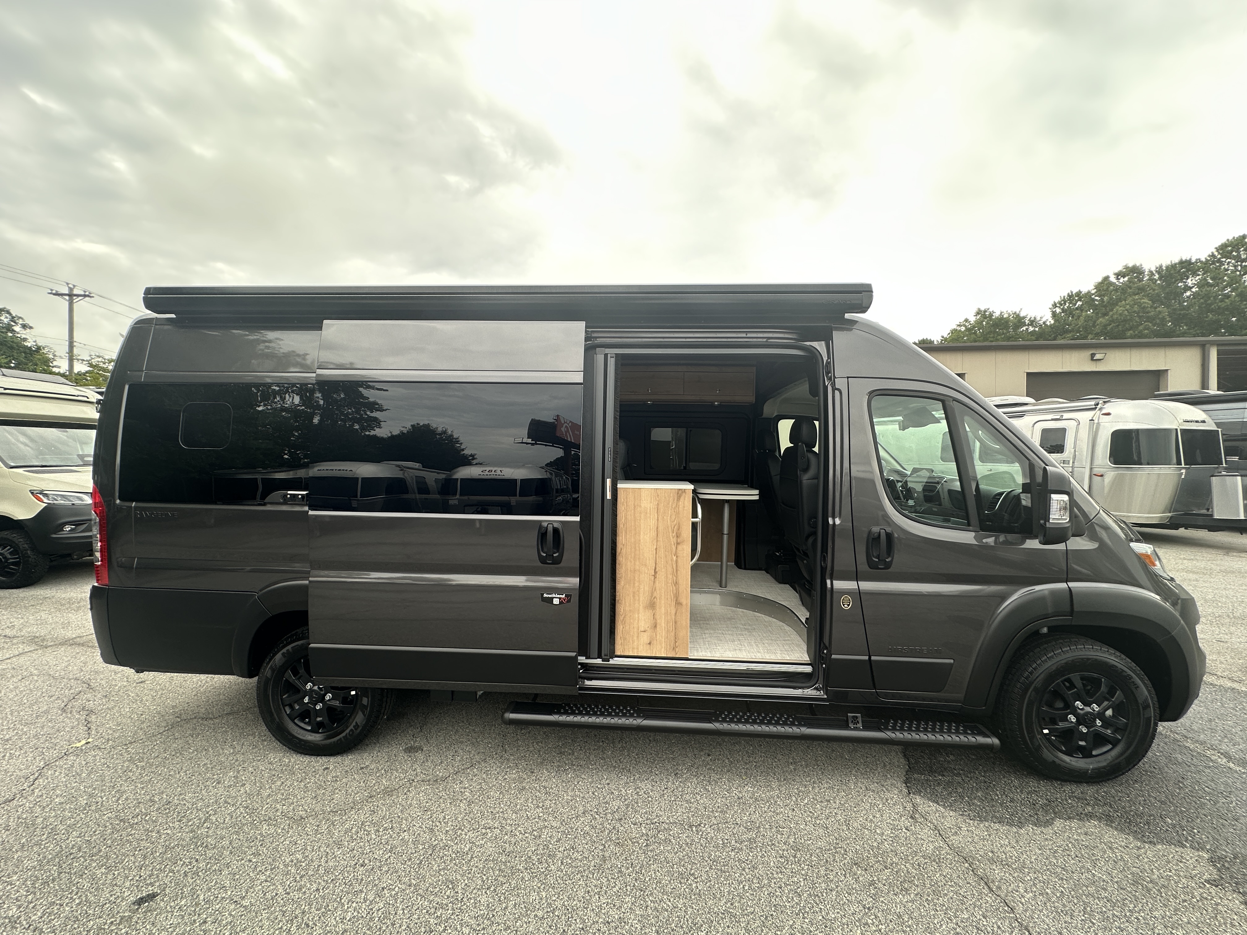 2027 Airstream Rangeline 21PS - Image 4