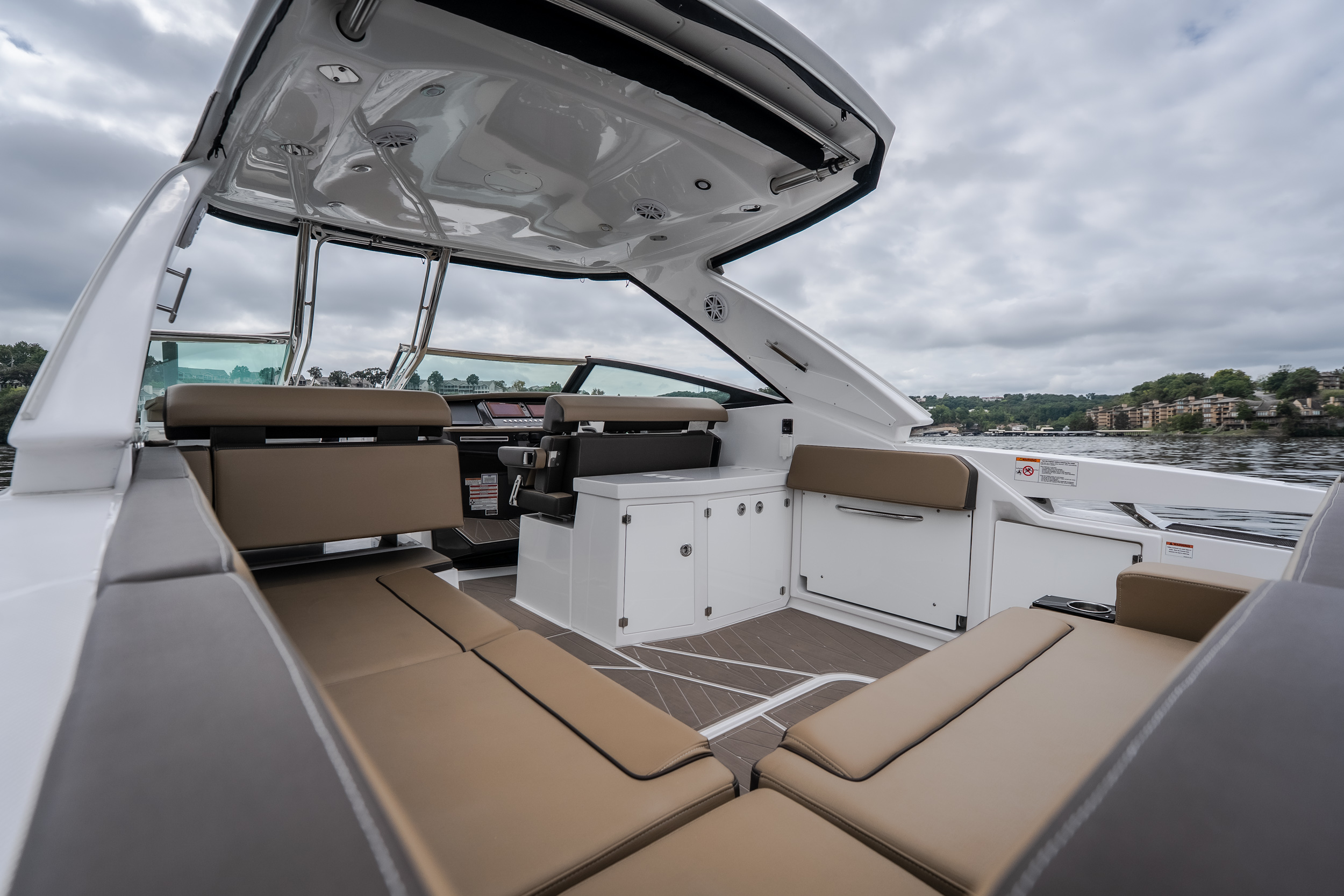 2025 Monterey 385SS - Image 11