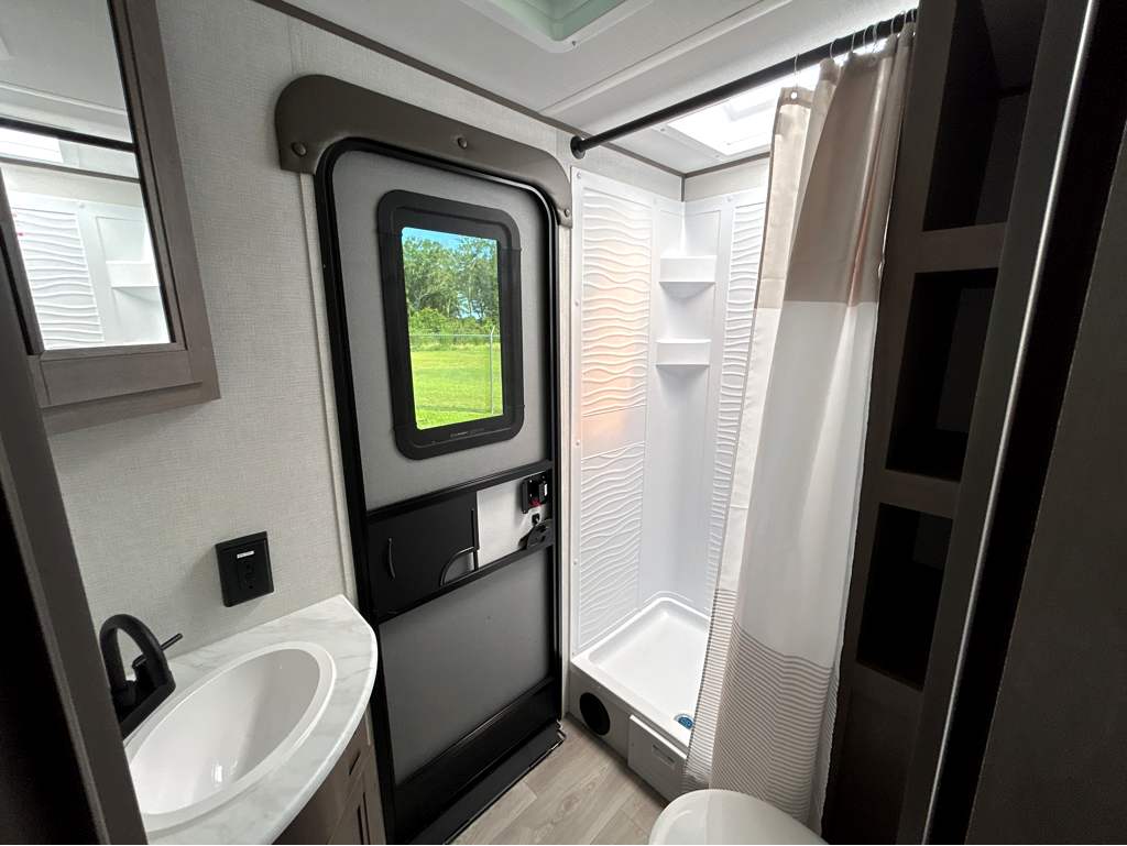 2026 GRAND DESIGN TRANSCEND 27DBX - Image 23