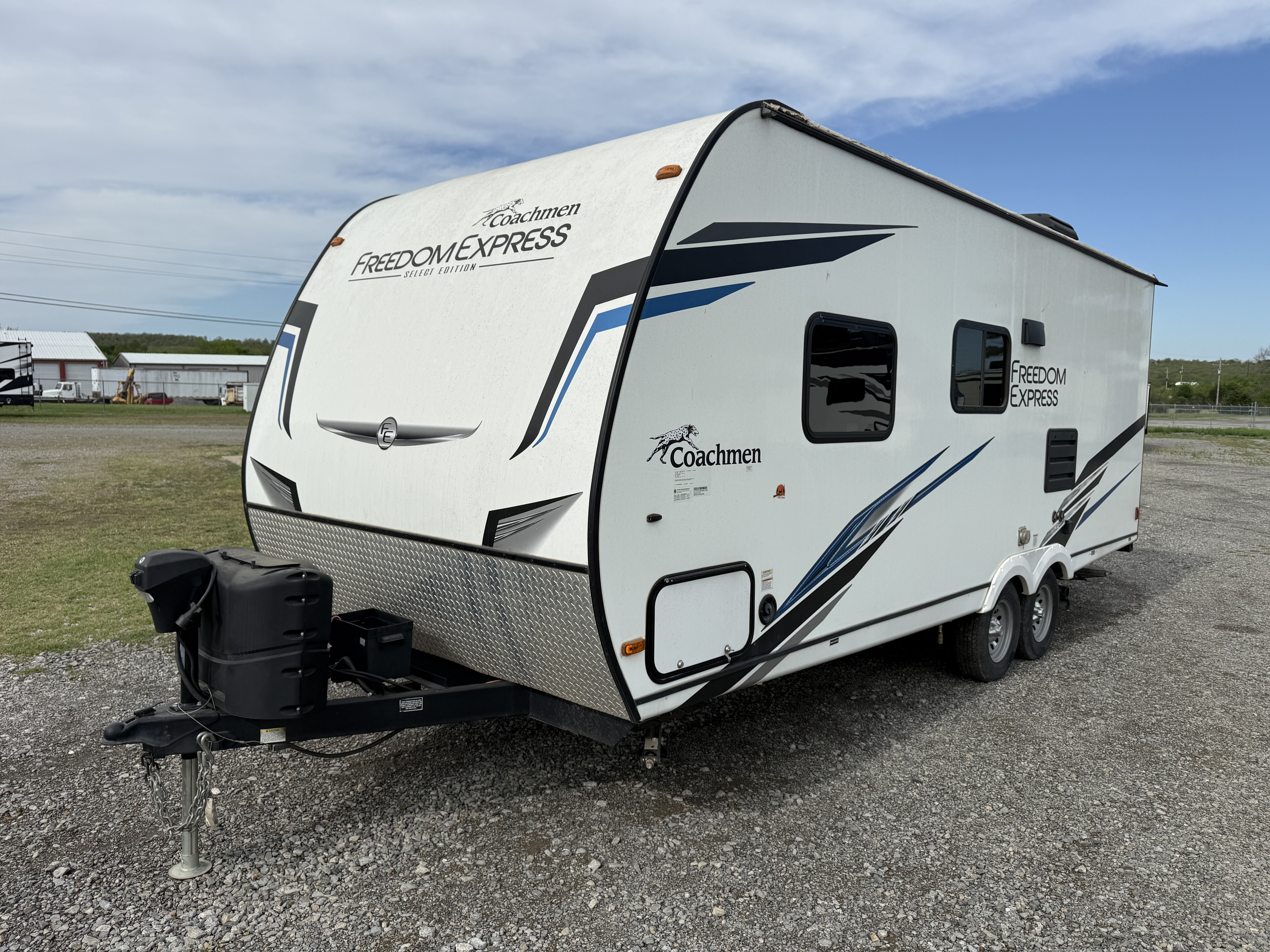 2023 Coachmen Freedom Express Select 22SE - Image 3