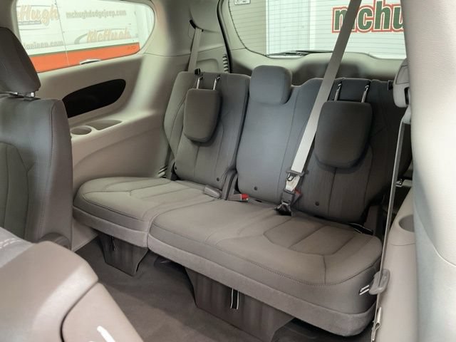 2021 Chrysler Pacifica Wagon 4D Touring - Image 28