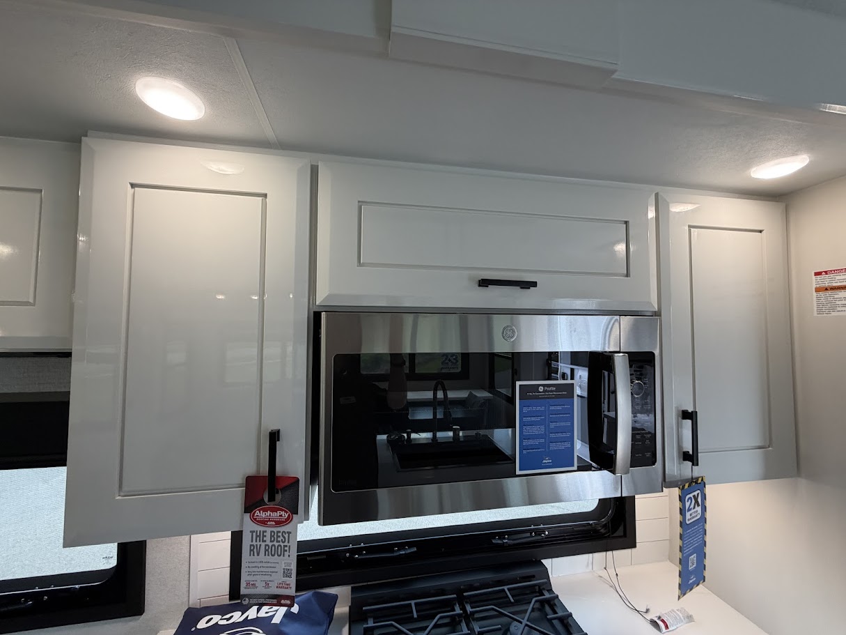 2027 JAYCO PINNACLE 32RLTS - Image 26