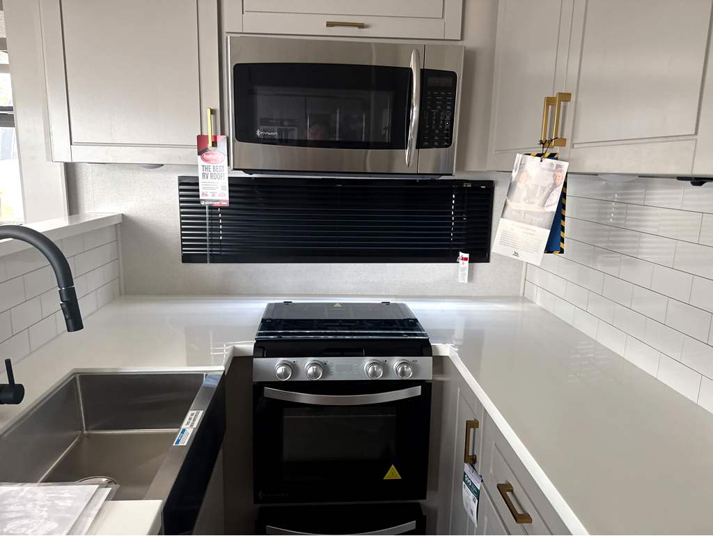 2027 JAYCO NORTH POINT 391TBBH - Image 14