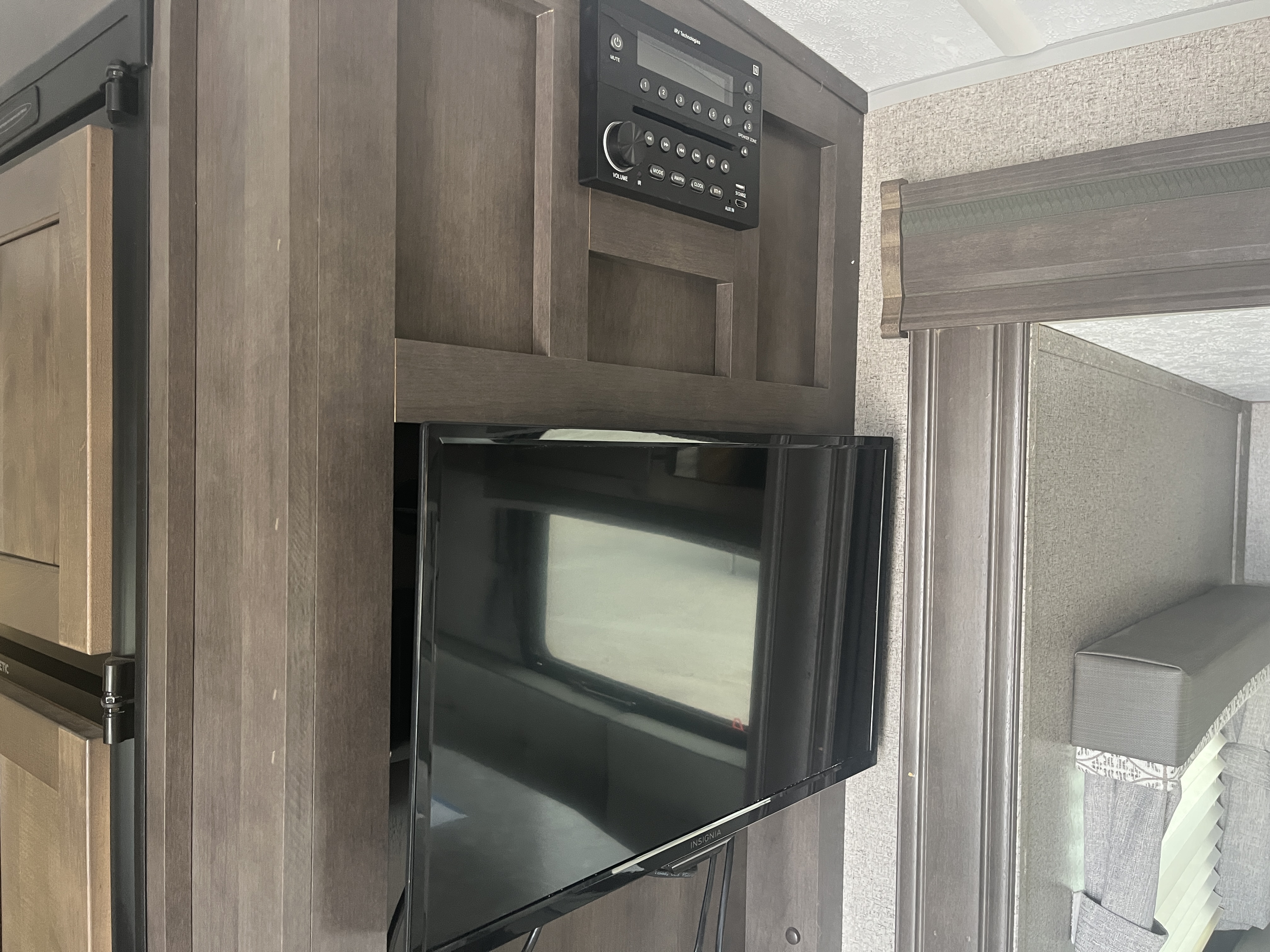 2019 FOREST RIVER ROO 233S - Image 24