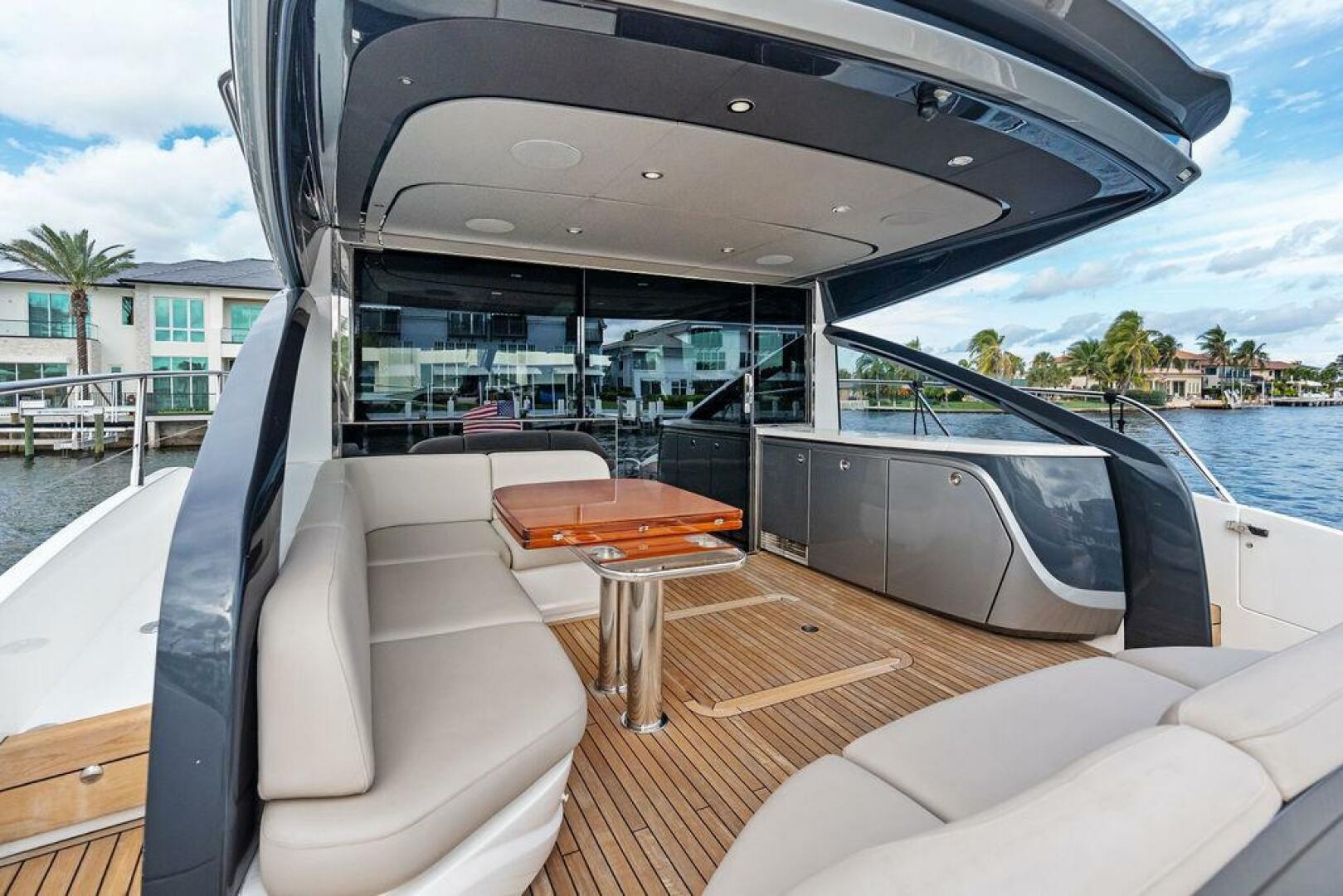 2021 Princess V55 - Image 18