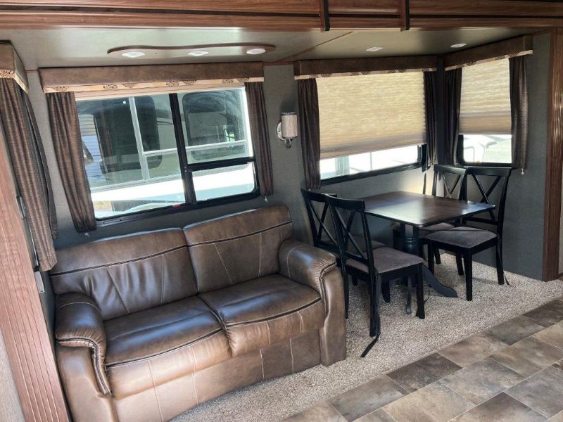 2018 Keystone Sprinter Limited 269FWRLS - Image 5
