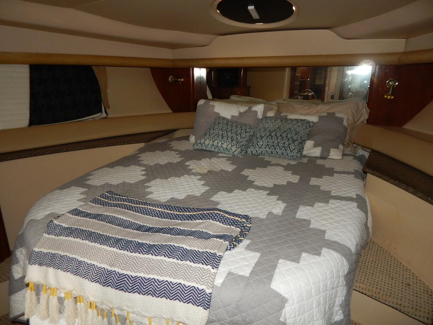 2005 Meridian 408 Motor Yacht - Image 3