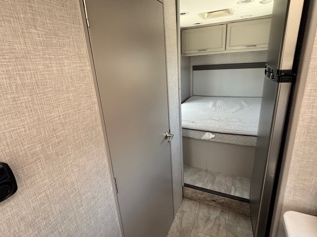 2025 Thor Motor Coach Quantum LC28 - Image 20