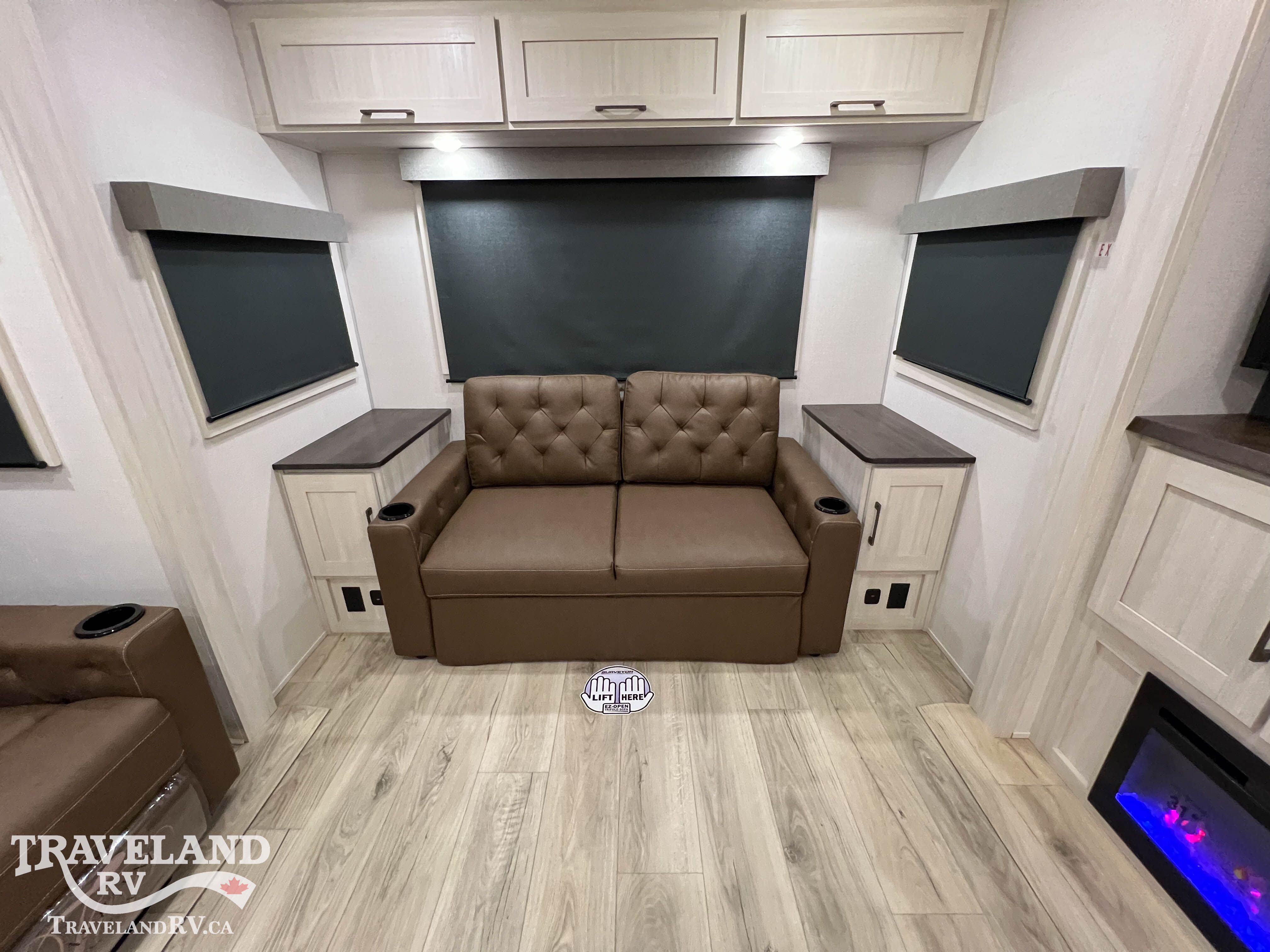 2026 Forest River Grand Surveyor 305RLBS - Image 23