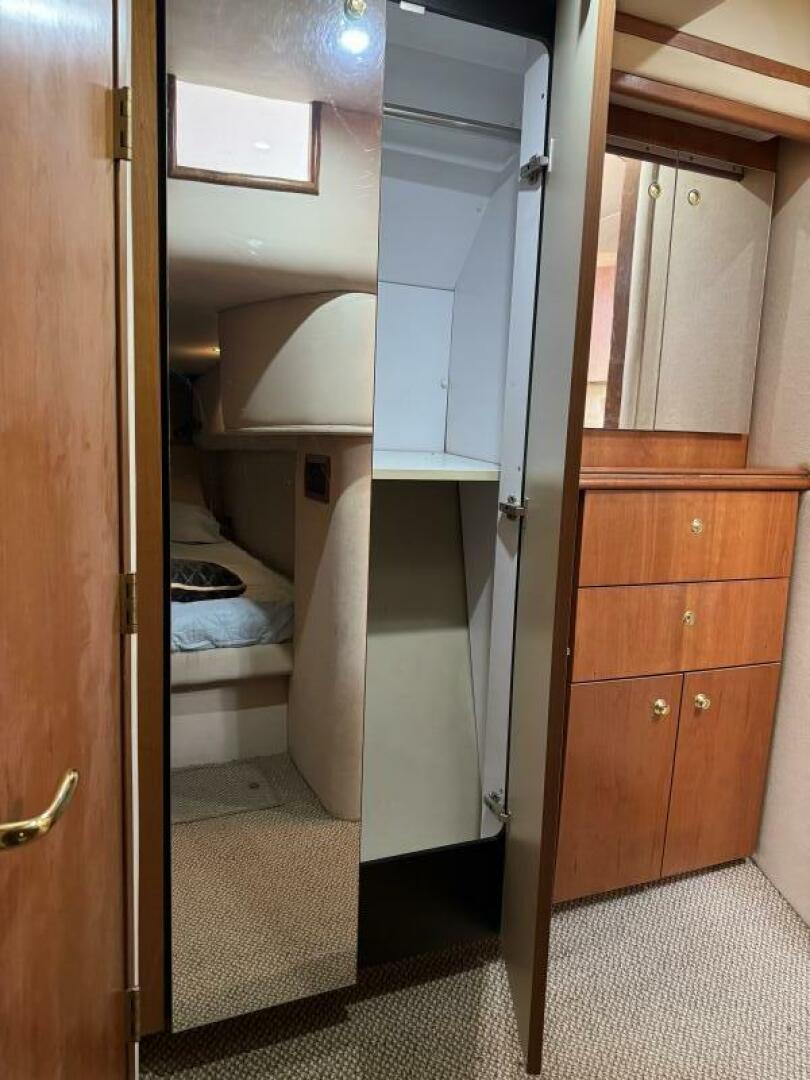 2001 Cruisers 4270 - Image 22