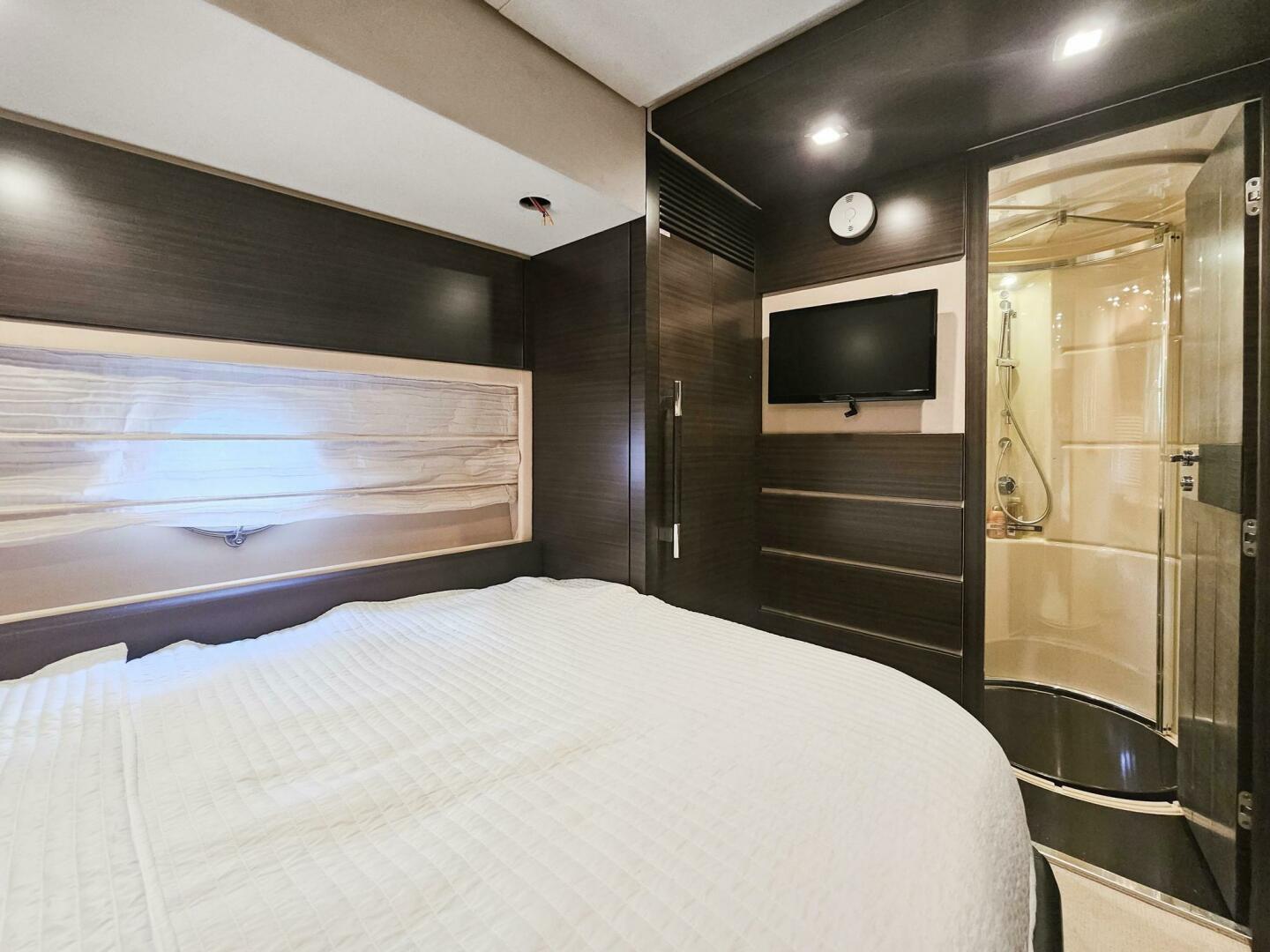 2013 Azimut 70 - Image 53