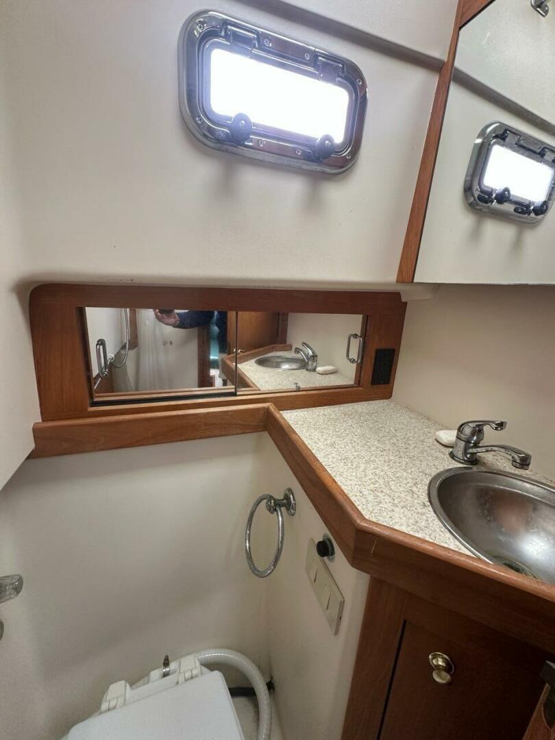 2002 Mainship Pilot 34 - Image 29