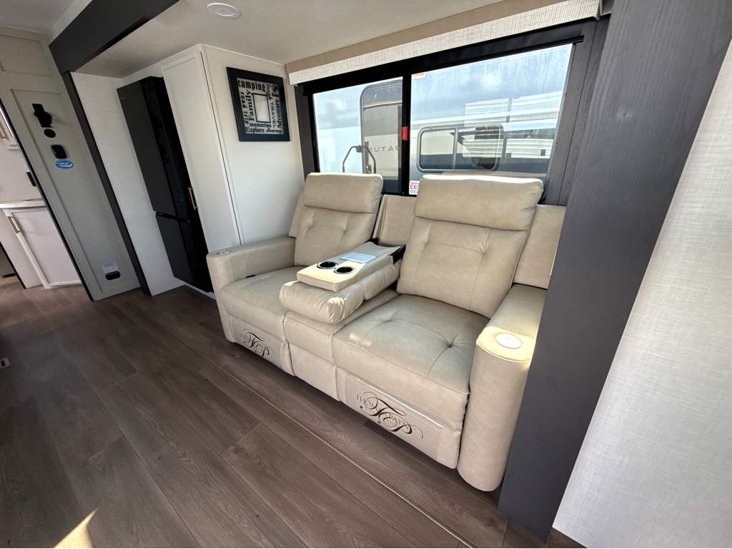 2027 VENTURE RV STRATUS 282VFD - Image 8