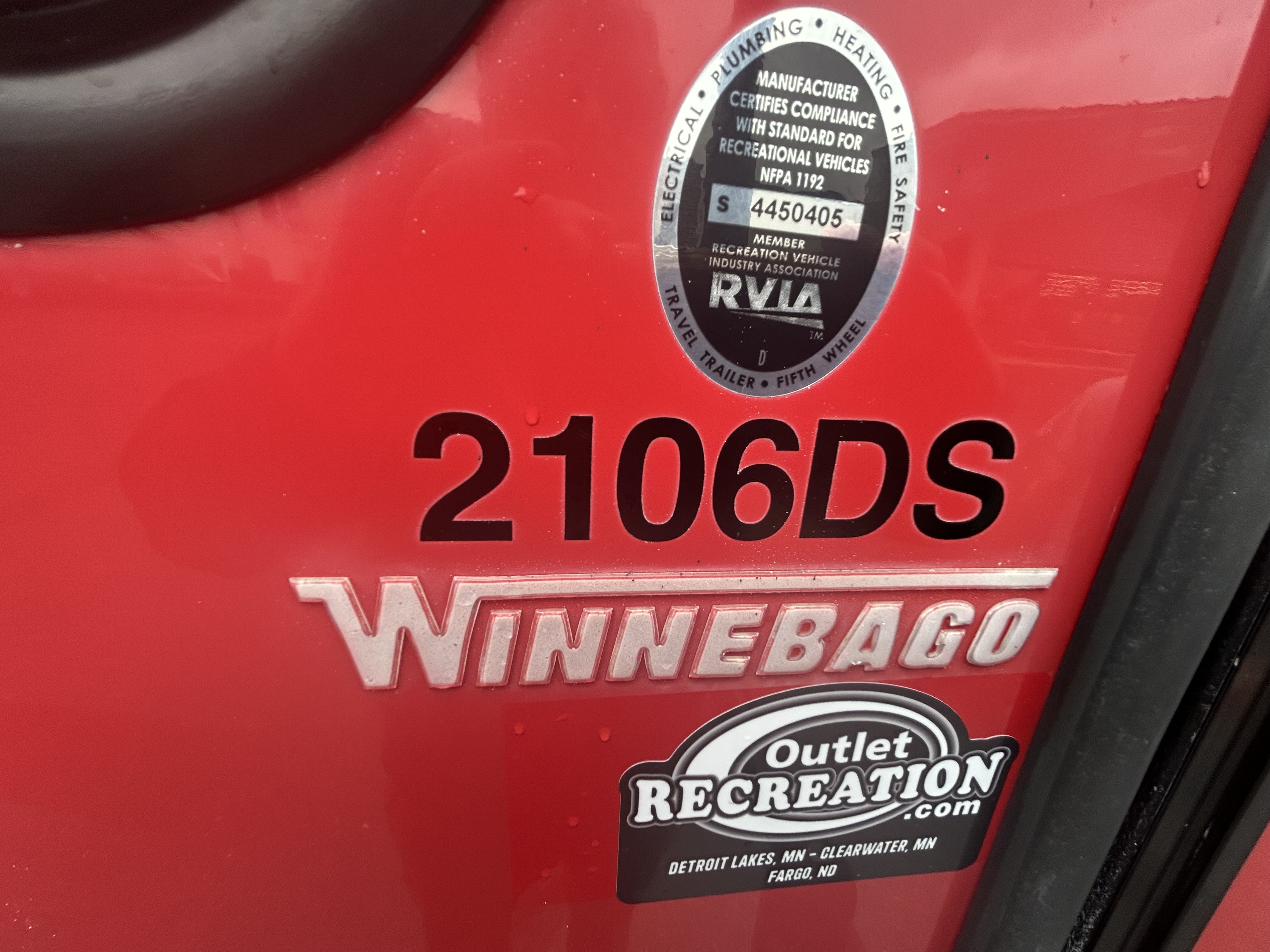 2017 Winnebago Micro Minnie 2106DS - Image 5