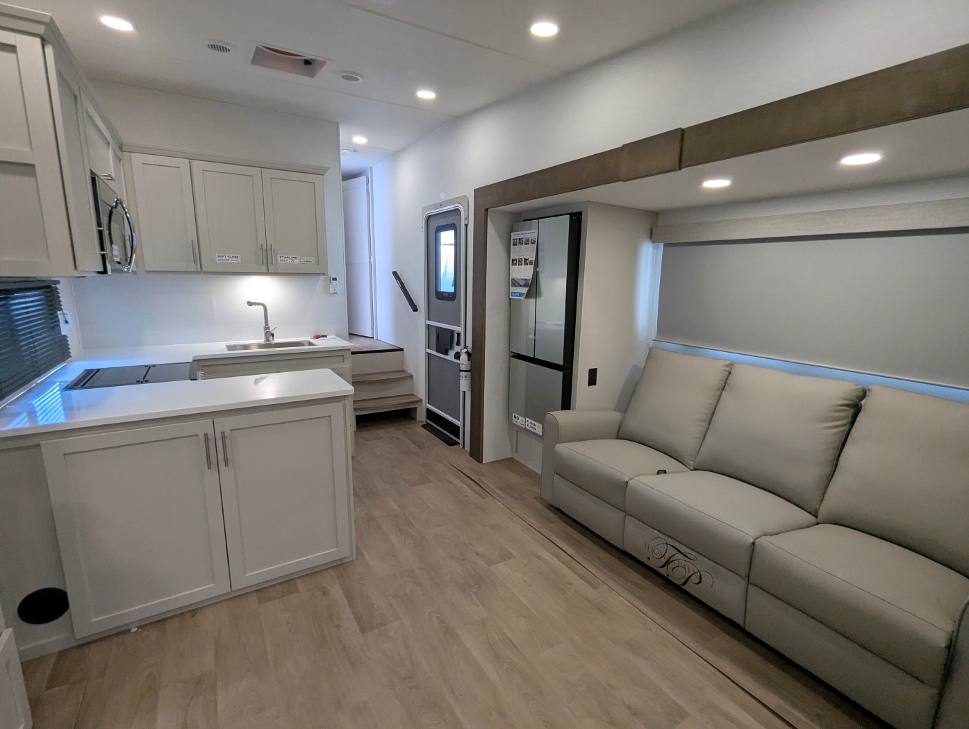 2027 Alliance RV Avenue 30BH - Image 50