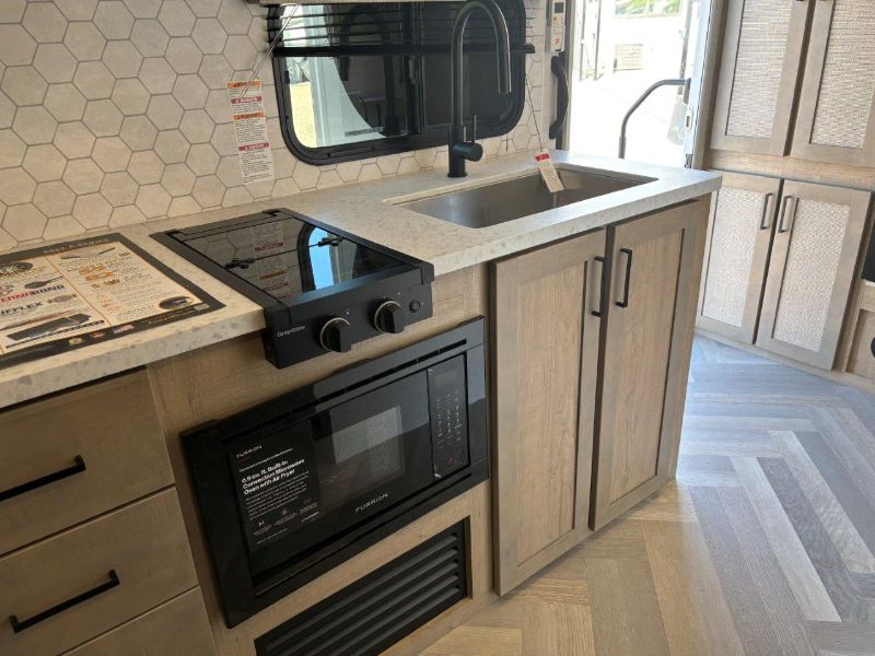 2026 Ember RV E-Series 21FBE - Image 20