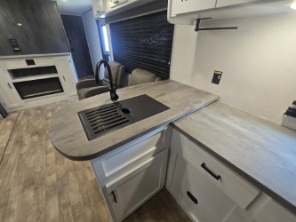 2023 KEYSTONE HIDEOUT 28RKS - Image 12