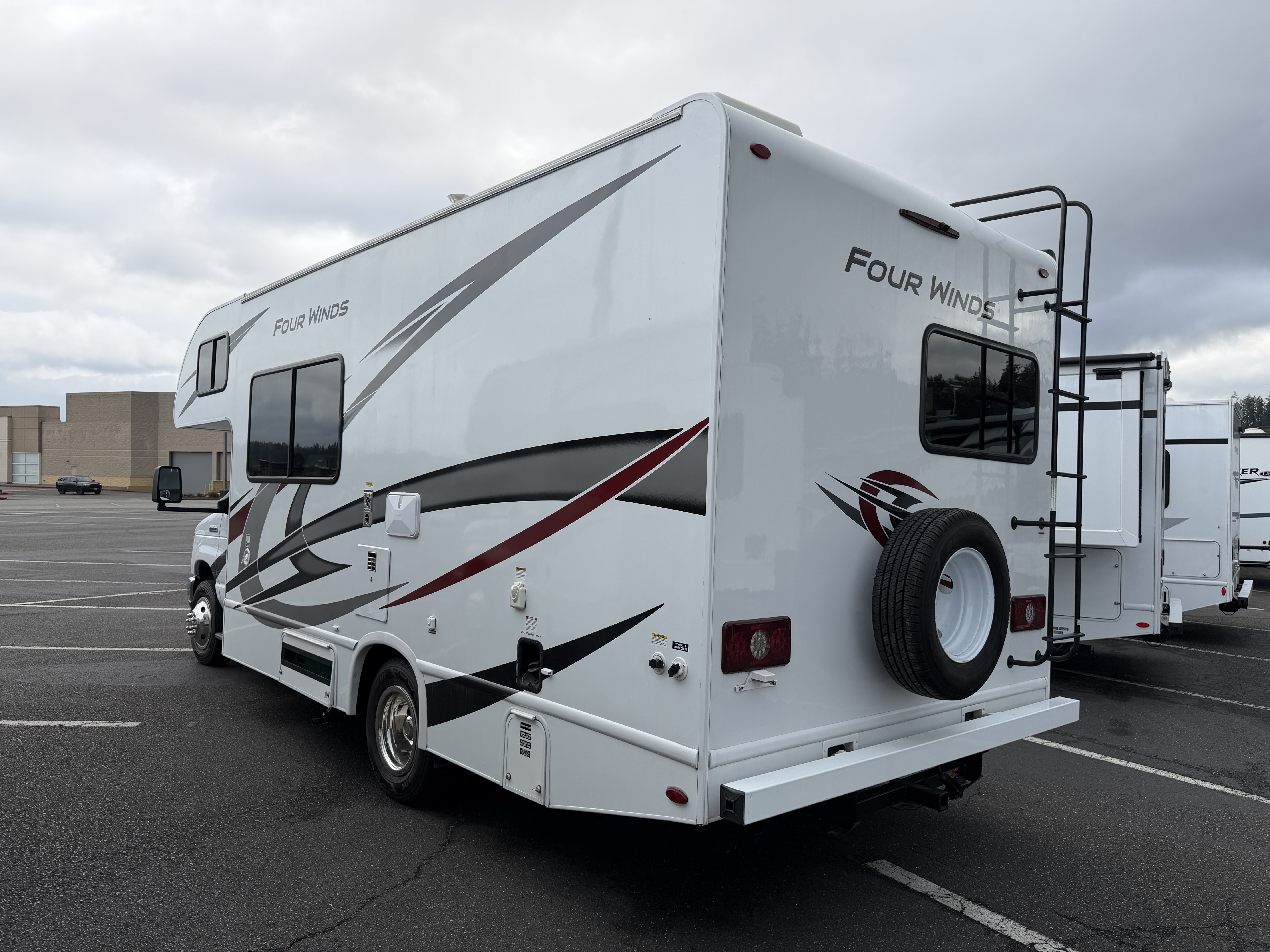 2024 Thor Motor Coach Four Winds 22E - Image 3