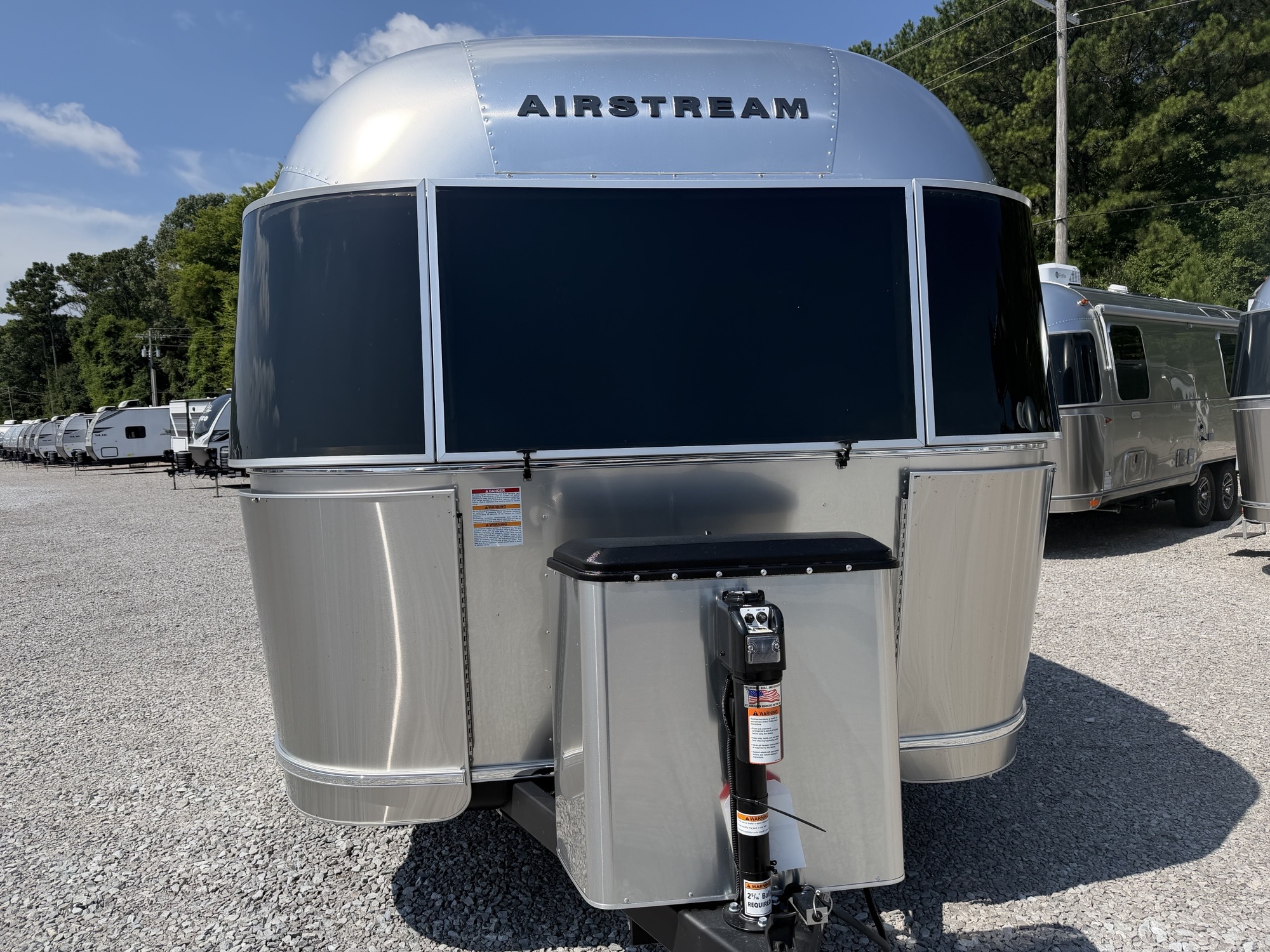 2027 AIRSTREAM CARAVEL 16RB - Image 14