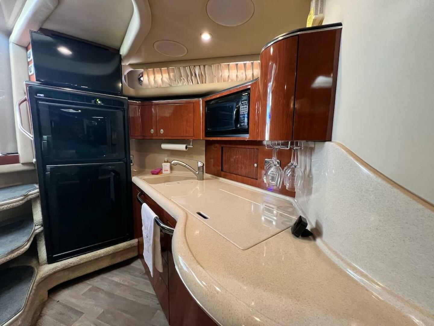 2004 Sea Ray 380 Sundancer - Image 39