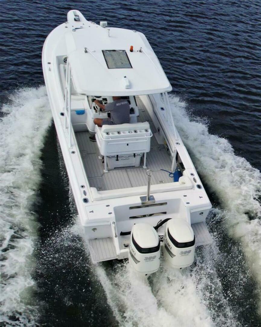2003 Intrepid 32 - Image 44