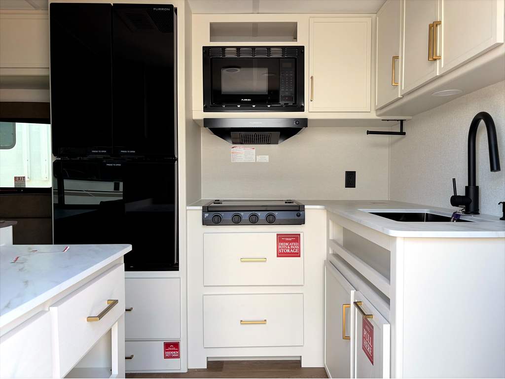 2027 GRAND DESIGN TRANSCEND 24BHX - Image 6