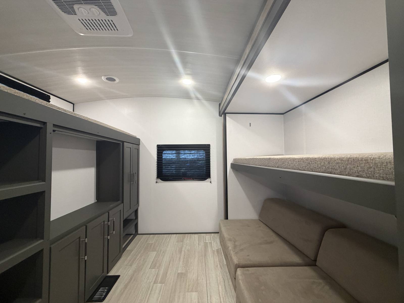 2026 Keystone Bullet Premium 330BKQ - Image 14