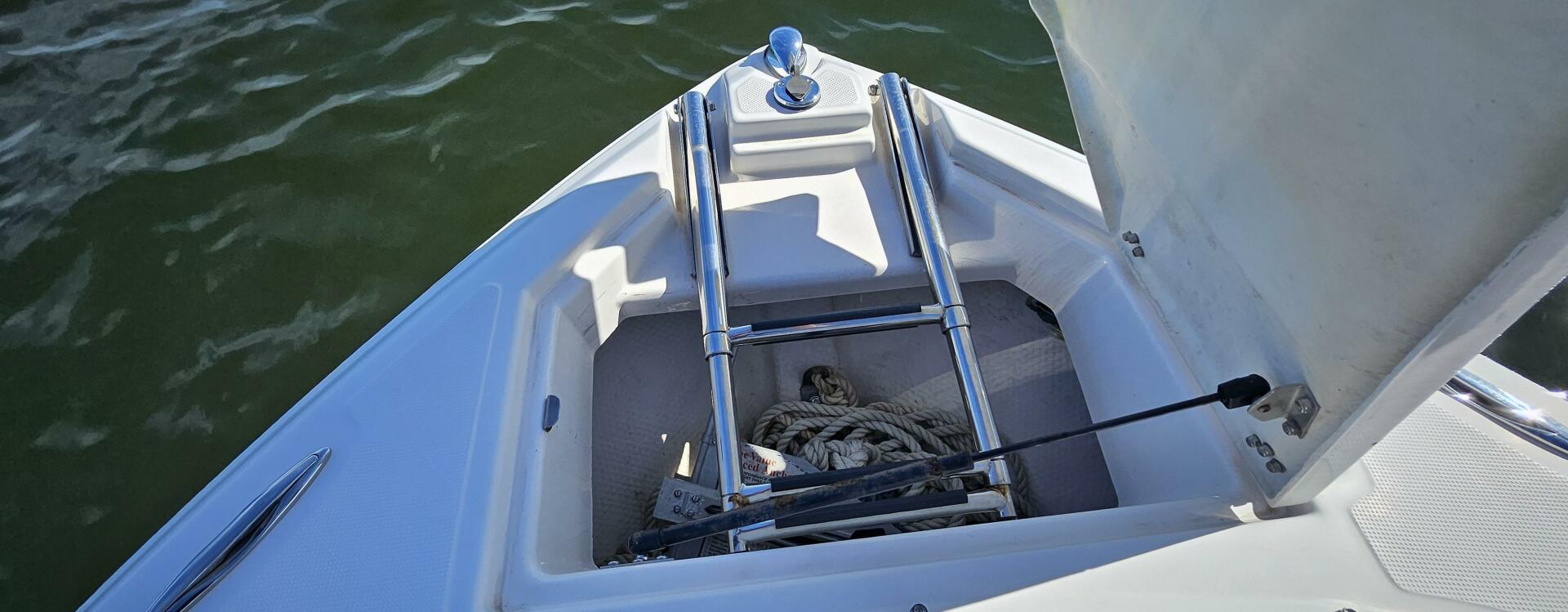 2010 Regal 2700 - Image 5