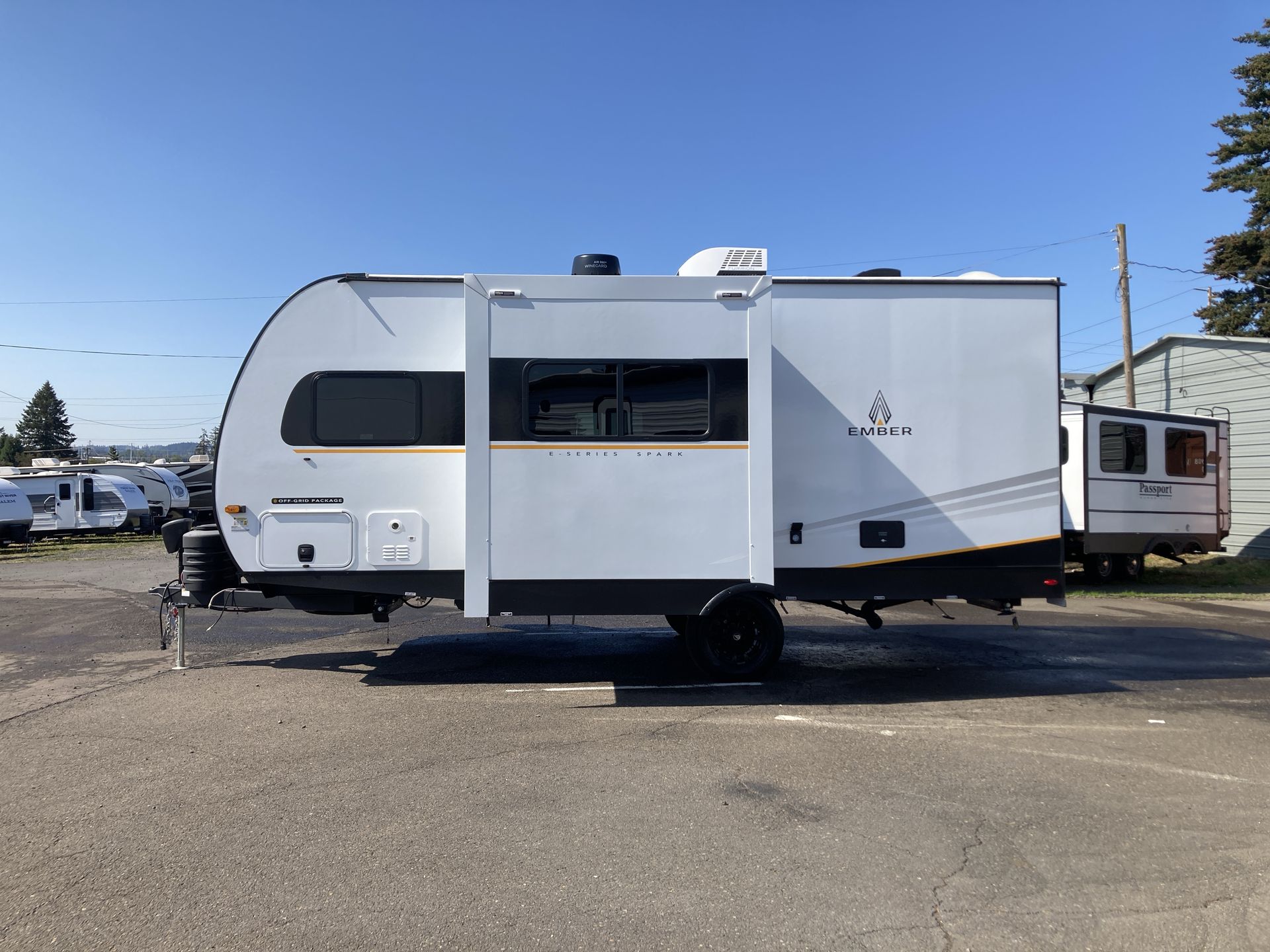 2026 Ember RV E-Series 19ETS - Image 13