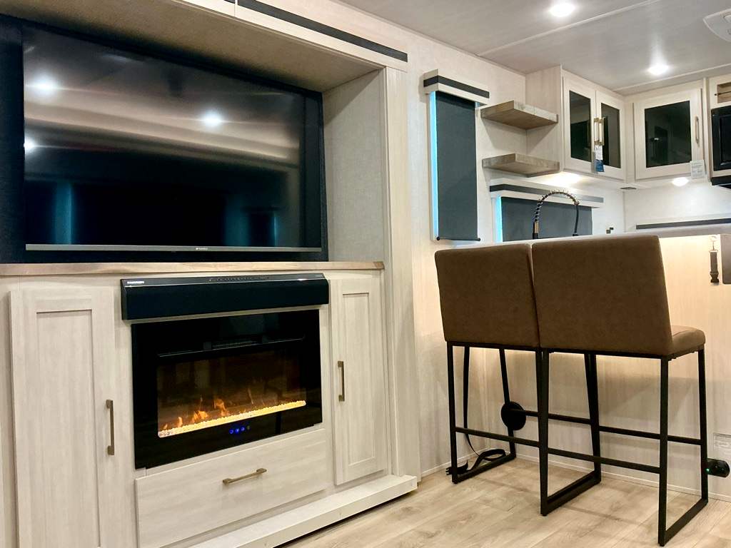 2025 FOREST RIVER 301RKBS - Image 6