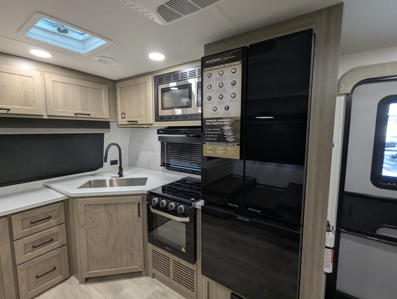 2027 Forest River Rockwood Ultra Lite 2608BS - Image 23