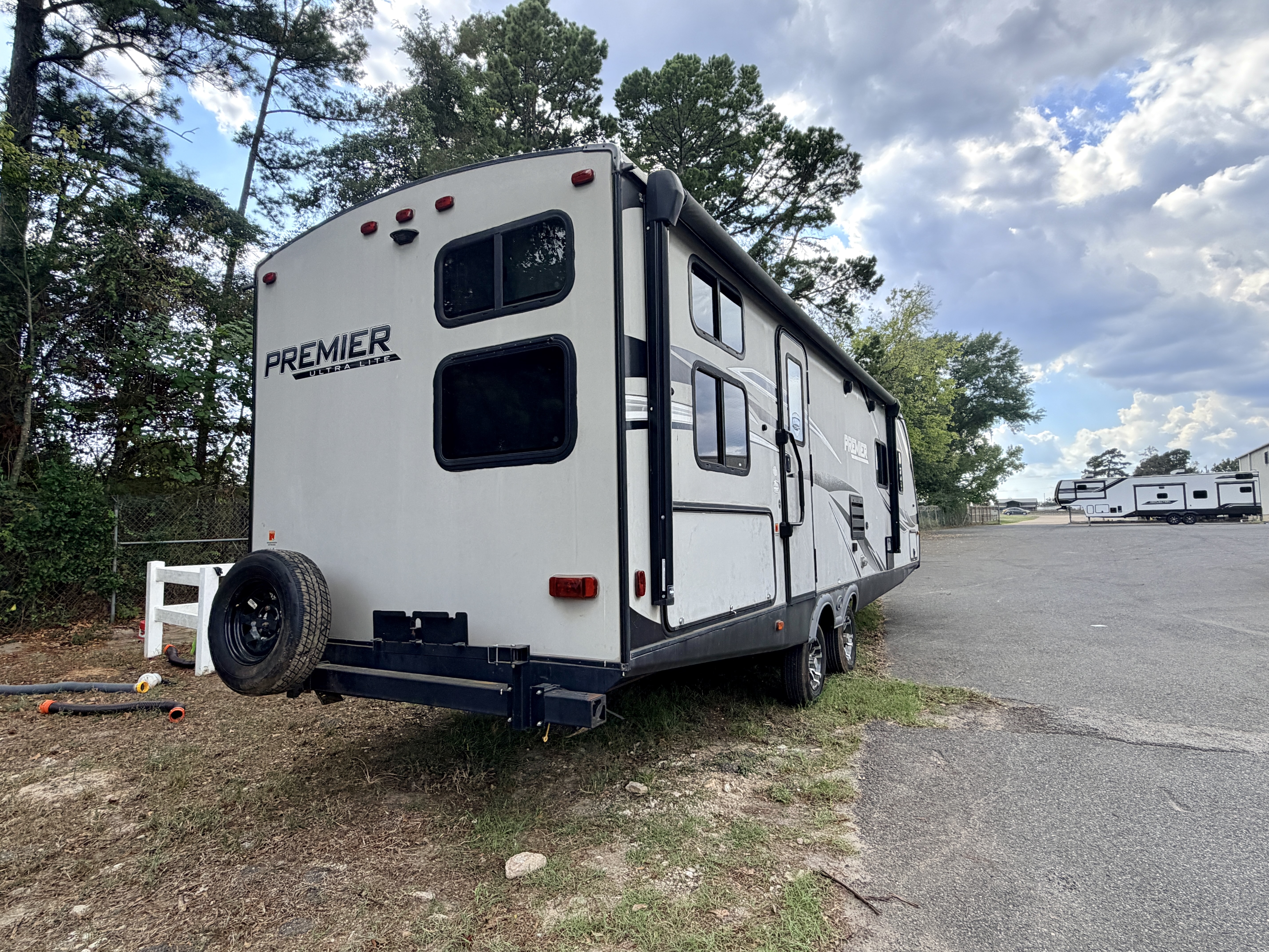 2019 Keystone PREMIER 298BHPR - Image 6