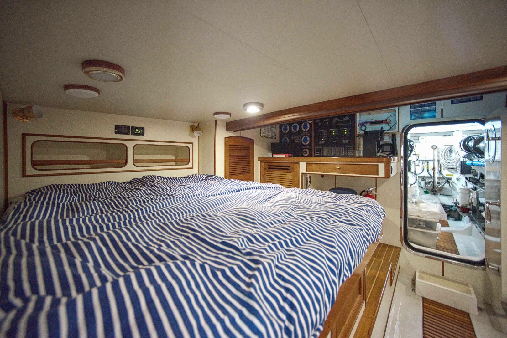 2009 Marlow Explorer - Image 30