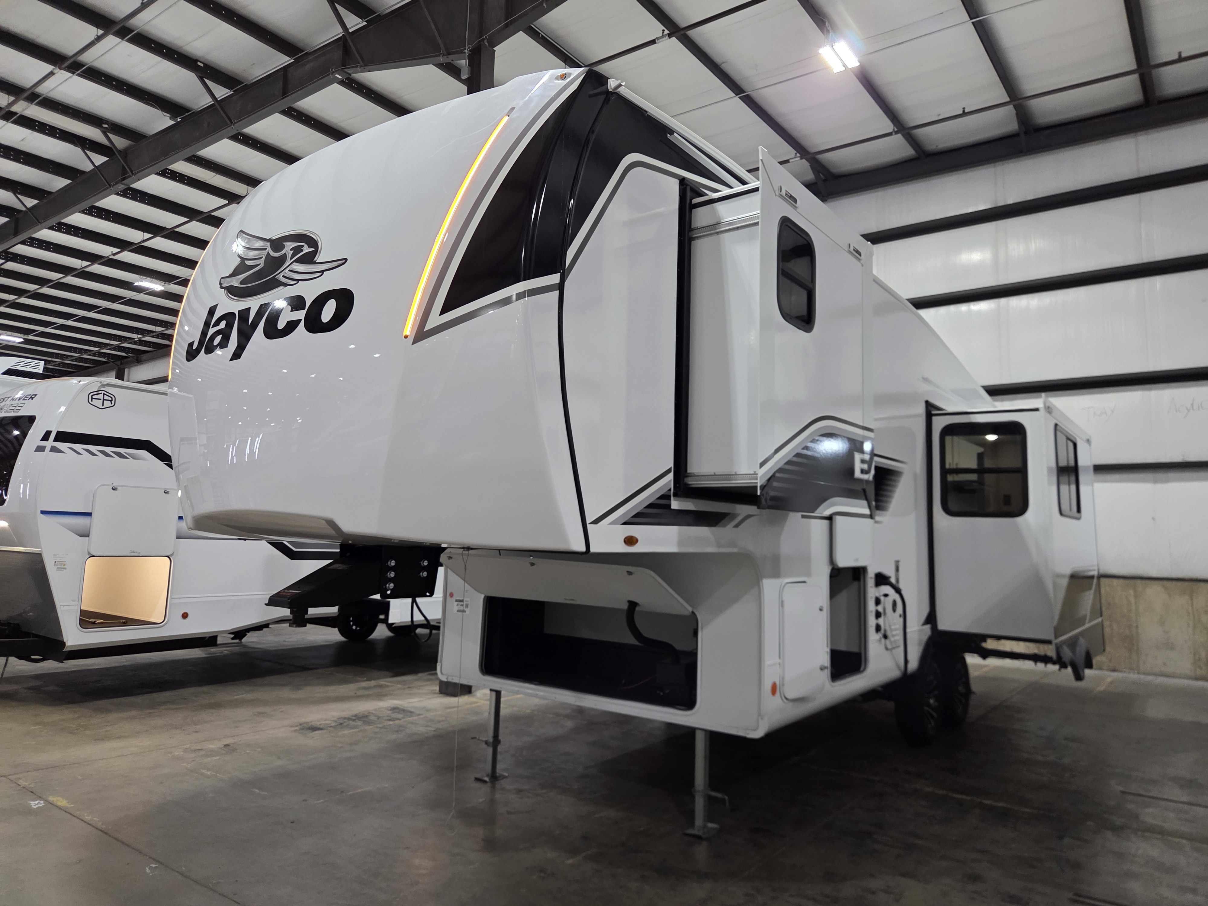 2026 Jayco Eagle SLE 24MLE - Image 4