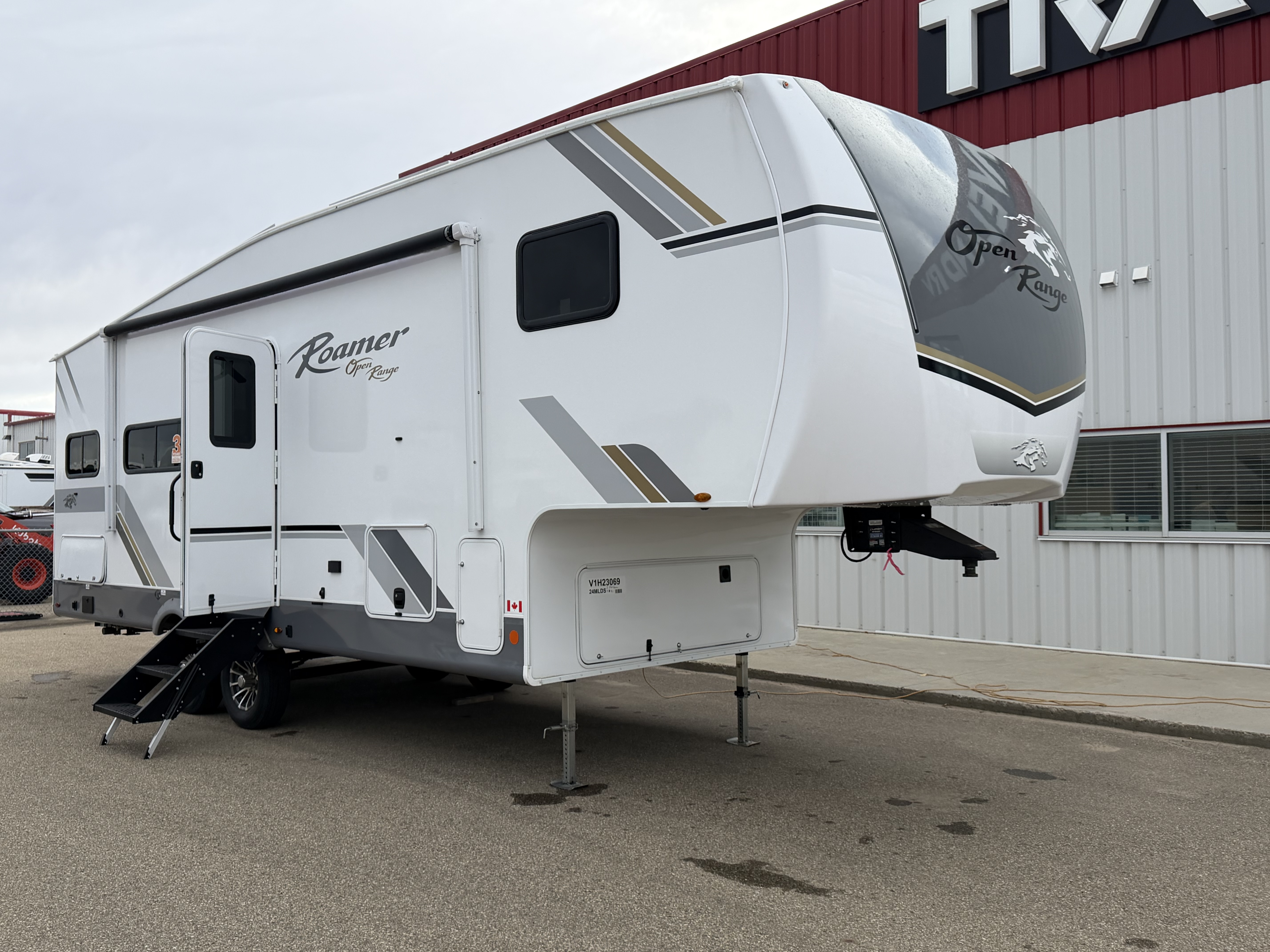 2027 Highland Ridge Open Range Roamer Light Duty 24MLDS - Image 1