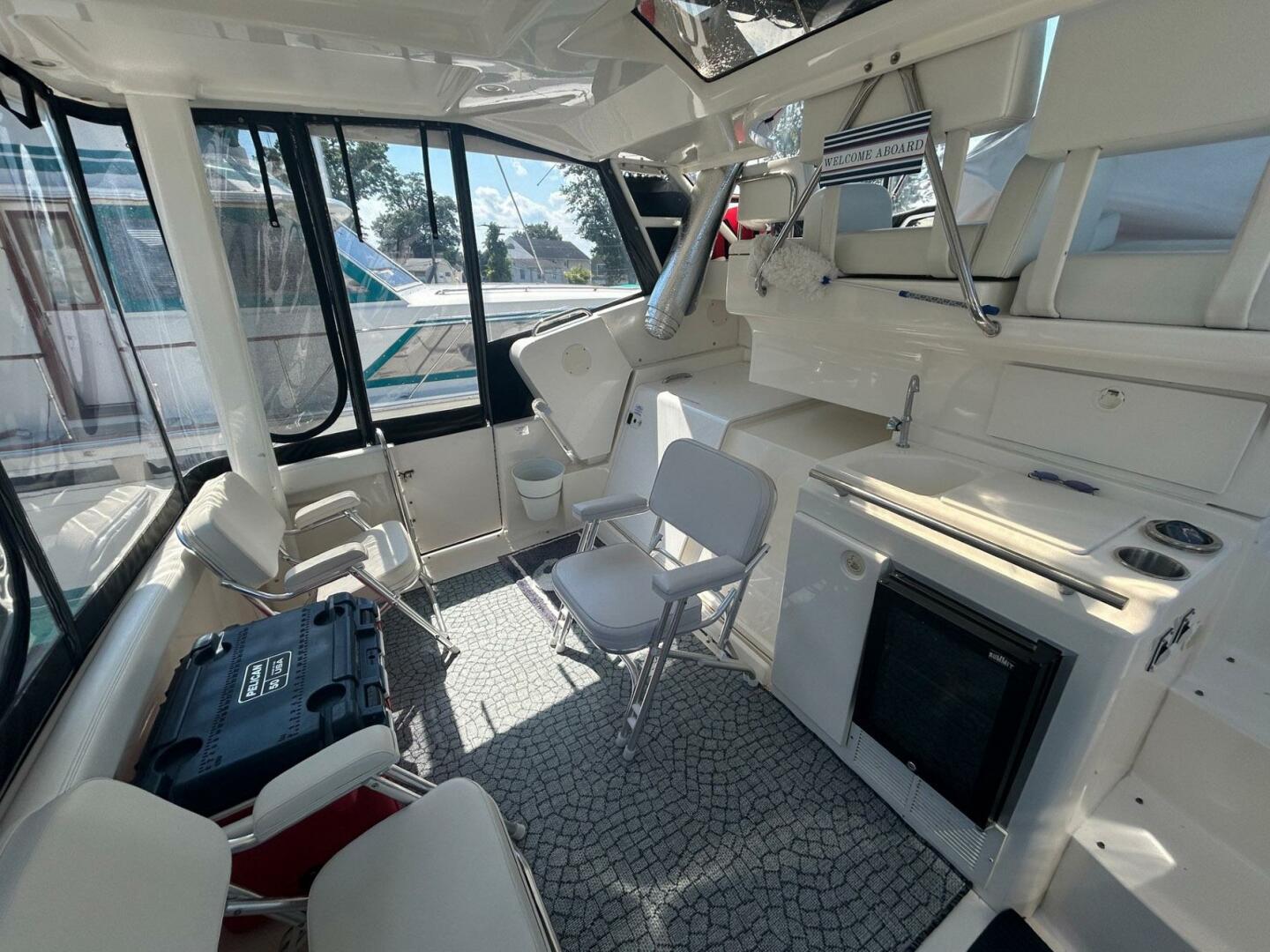 2000 Silverton 352 Motor Yacht - Image 6