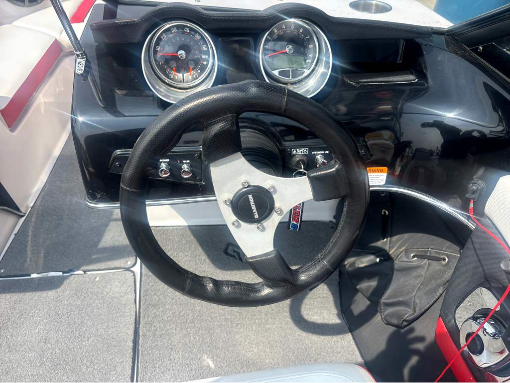 2014 Glastron GTS 207 - Image 7