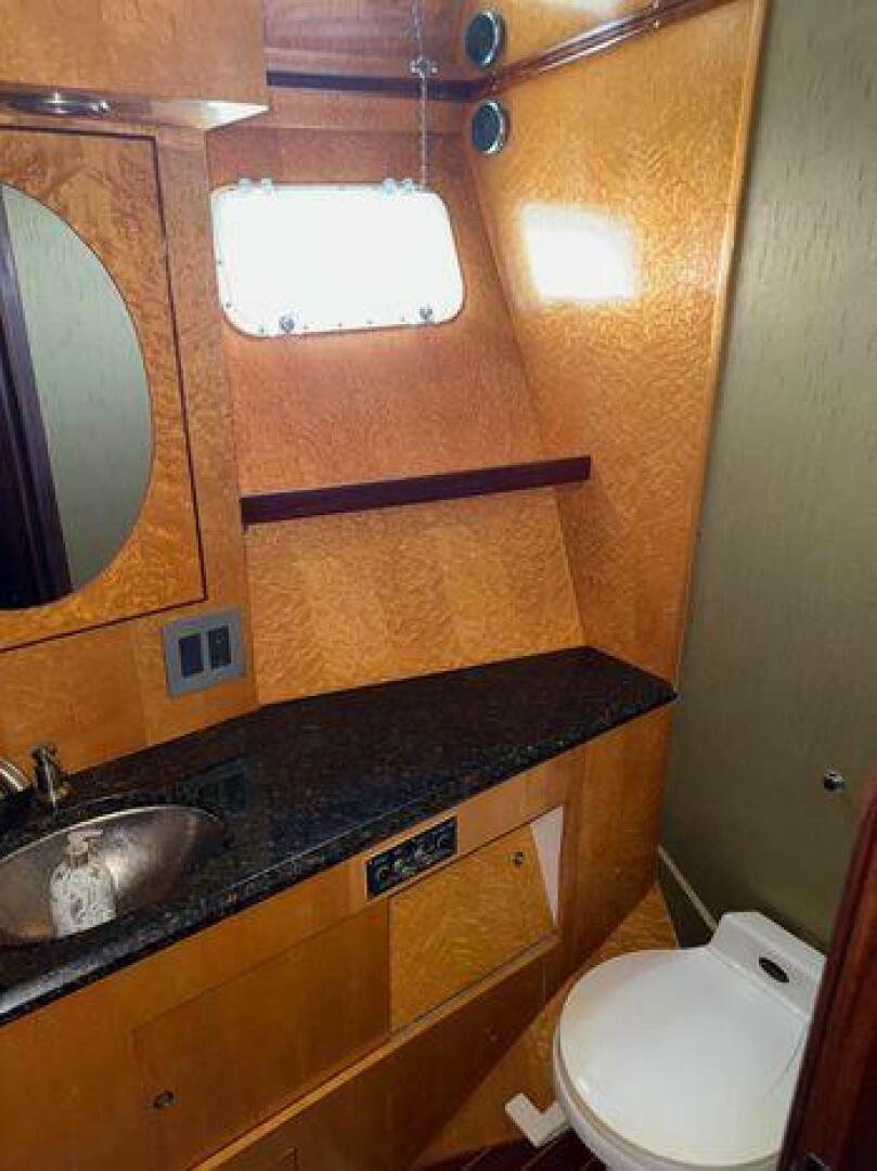 1990 Hatteras 45 Convertible - Image 23