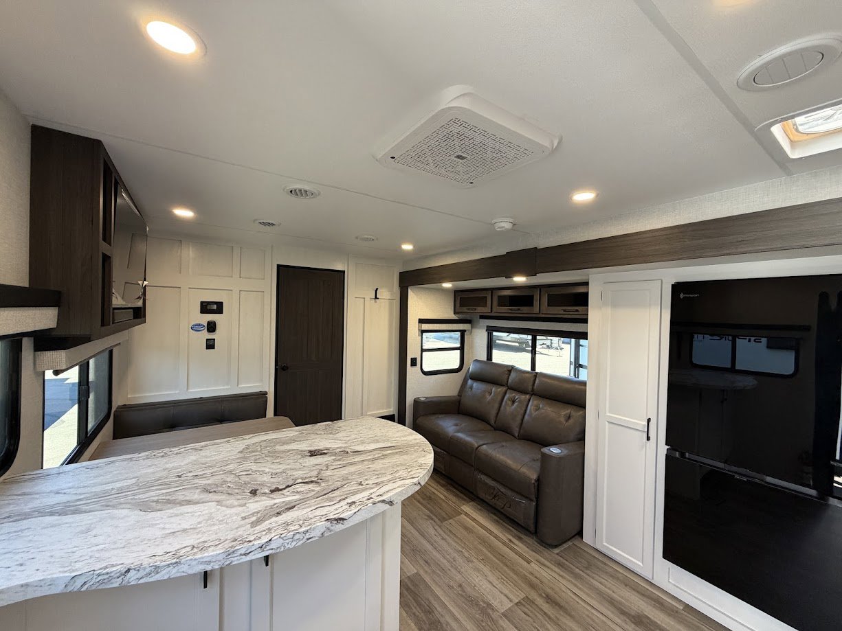 2026 VENTURE RV SPORTTREK 271VRB - Image 12