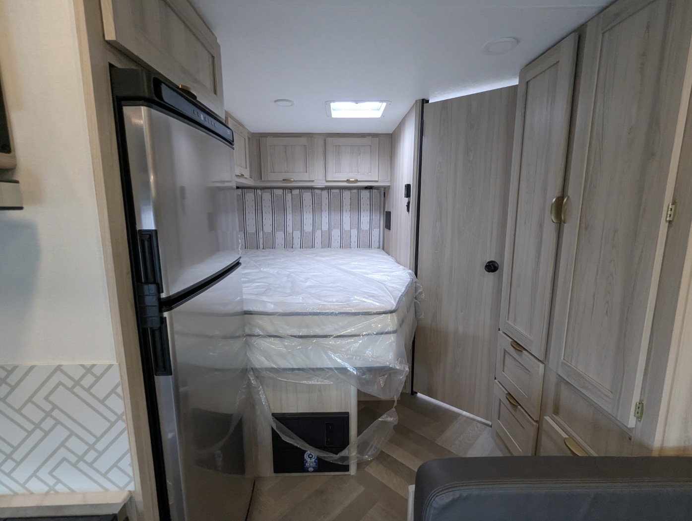 2026 Coachmen Cross Trail 23XG 4X4 - Image 26
