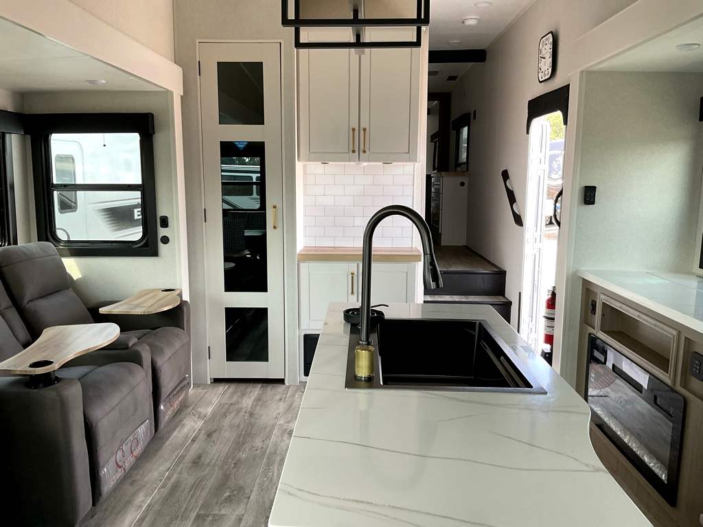 2026 JAYCO Eagle 325 MKTS - Image 8