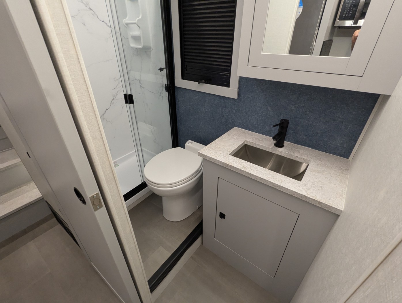2026 Coachmen Euro 25TB - Image 17
